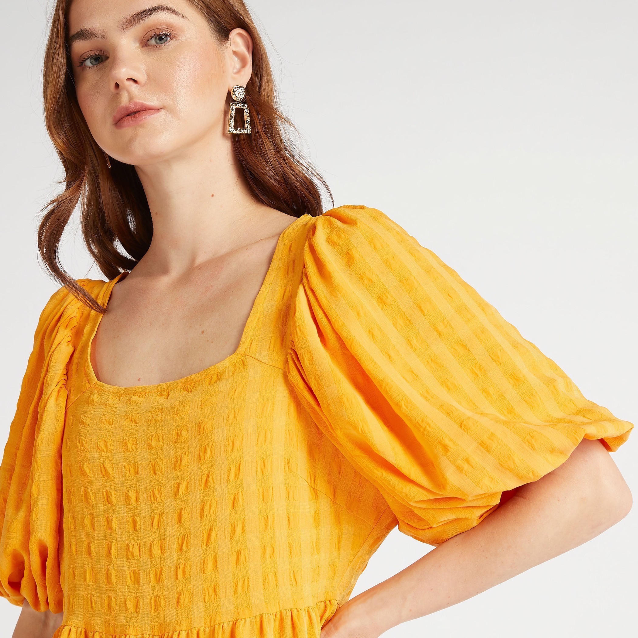 فستان إيه لاين ميدي بارز الملمس بياقة مربّعة وأكمام قصيرة من تو إكستريمز-women-clothing-dresses-image-3