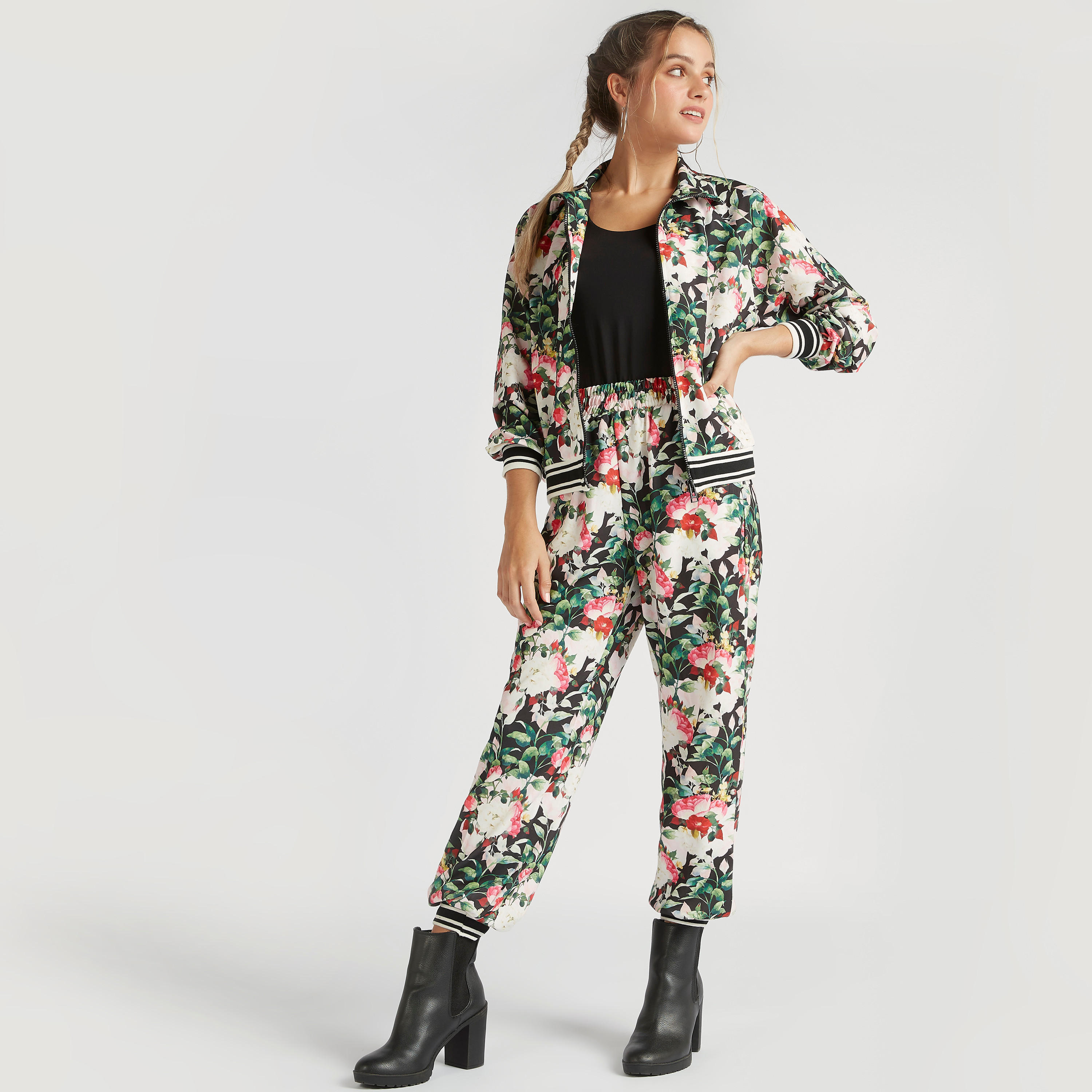 جاكيت بومبر بسحّاب وطبعات أزهار وأكمام طويلة وجيوب من تو إكستريمز-women-winterwear-coatsandjackets-jackets-image-2
