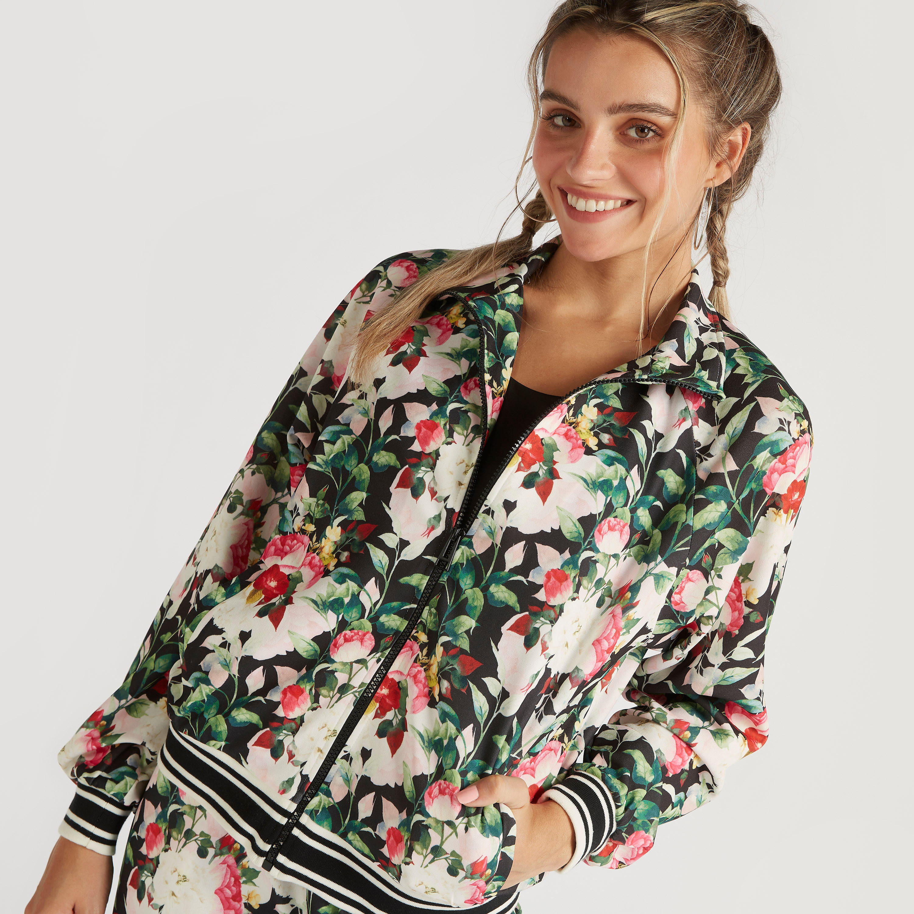 جاكيت بومبر بسحّاب وطبعات أزهار وأكمام طويلة وجيوب من تو إكستريمز-women-winterwear-coatsandjackets-jackets-image-5