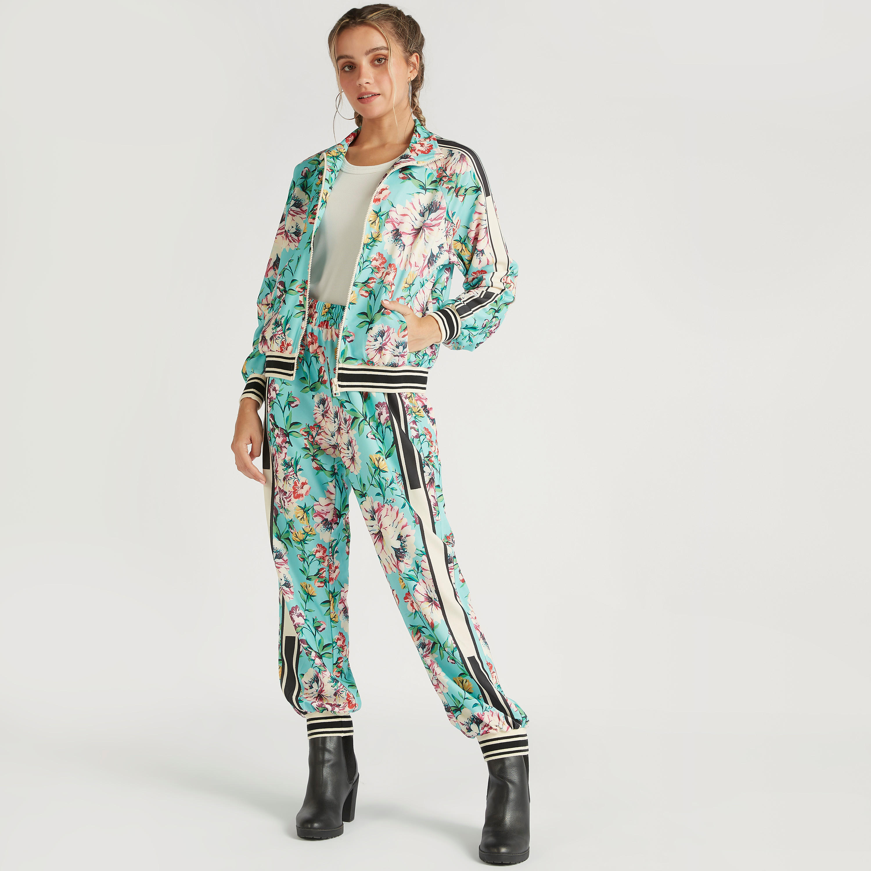 جاكيت بومبر بسحّاب وطبعات أزهار وأكمام طويلة وجيوب من تو إكستريمز-women-winterwear-coatsandjackets-jackets-image-2