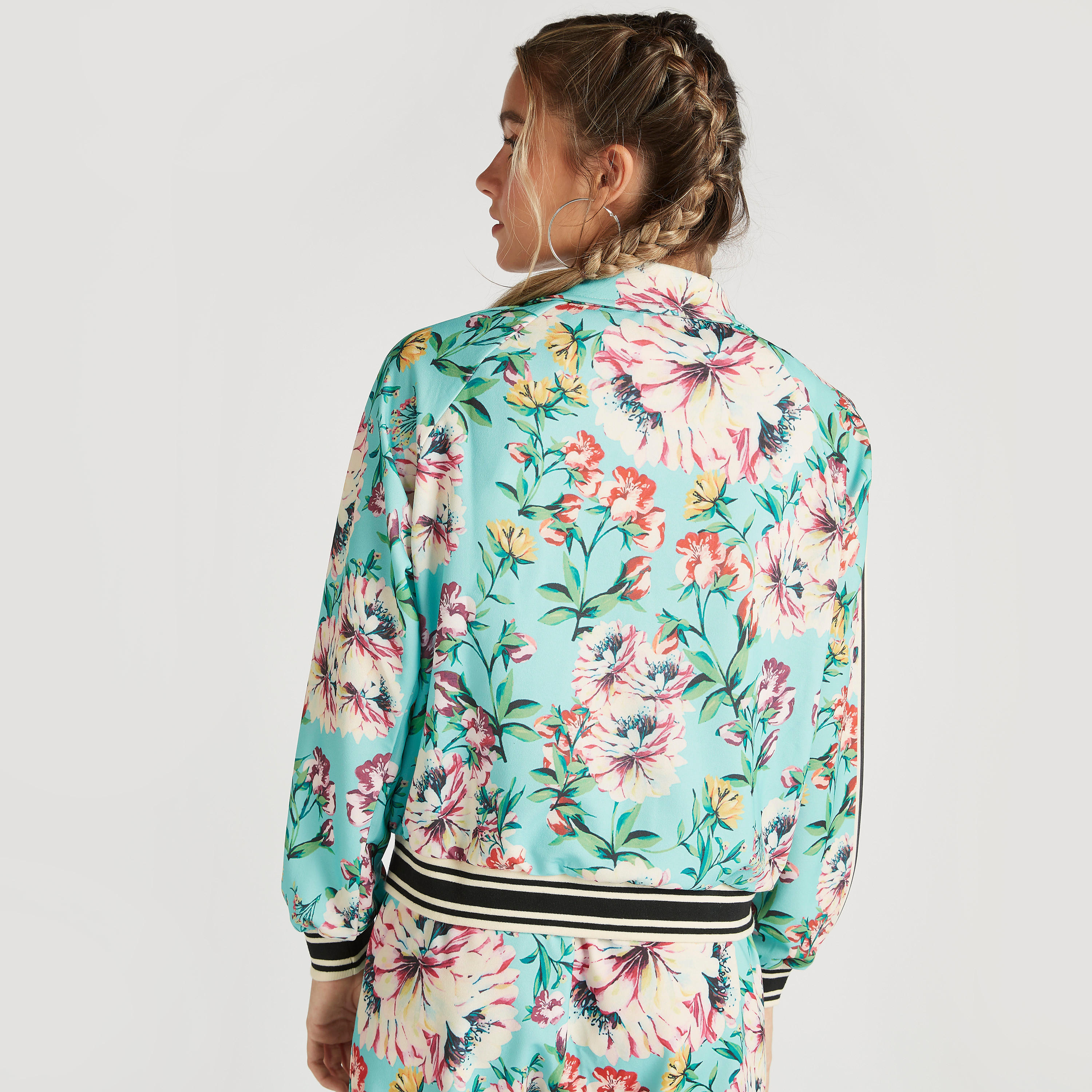 جاكيت بومبر بسحّاب وطبعات أزهار وأكمام طويلة وجيوب من تو إكستريمز-women-winterwear-coatsandjackets-jackets-image-4