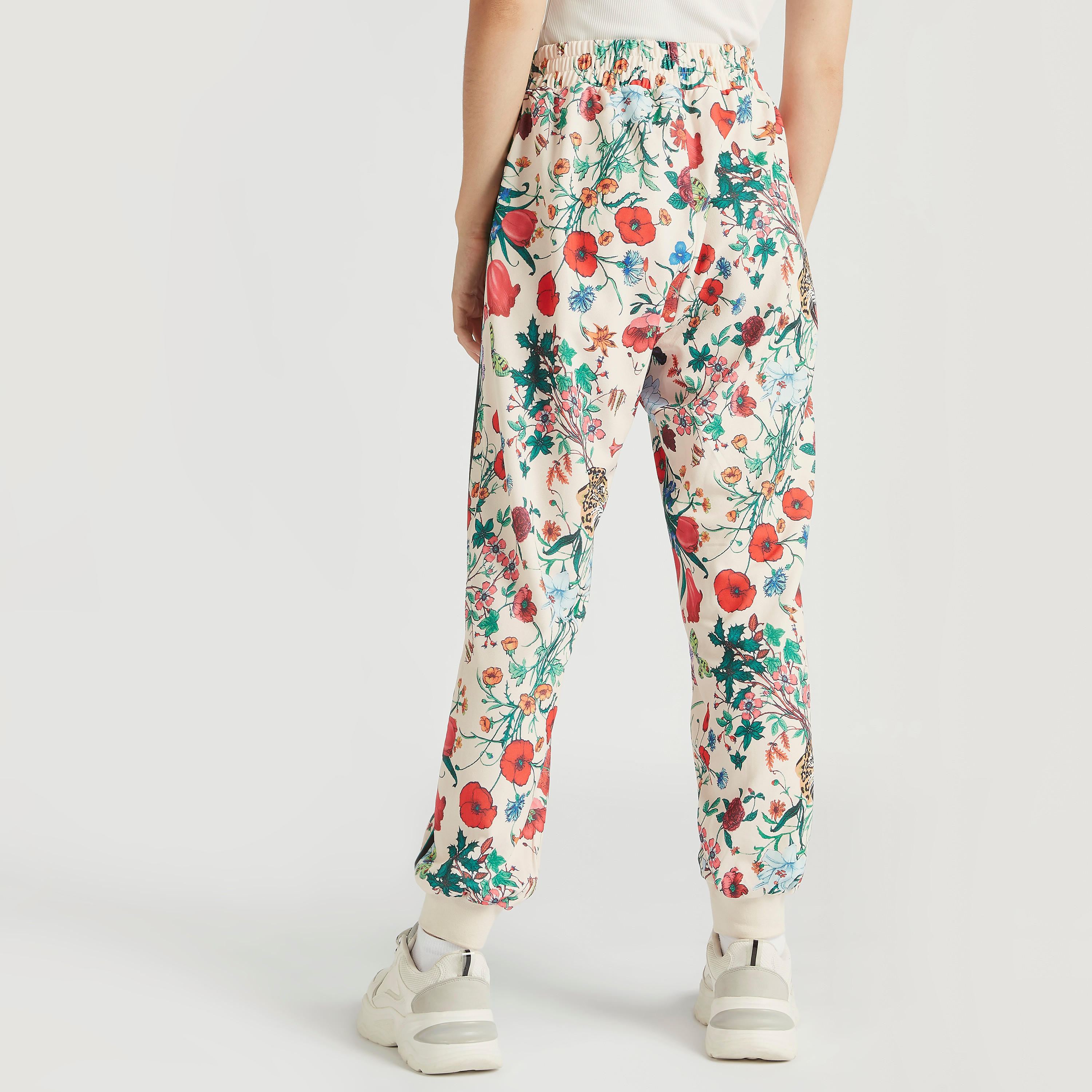 بنطلون رياضي بخصر مطّاطي متوسّط الارتفاع وطبعات أزهار وجيوب تو إكستريمز-women-clothing-bottoms-joggers-image-4