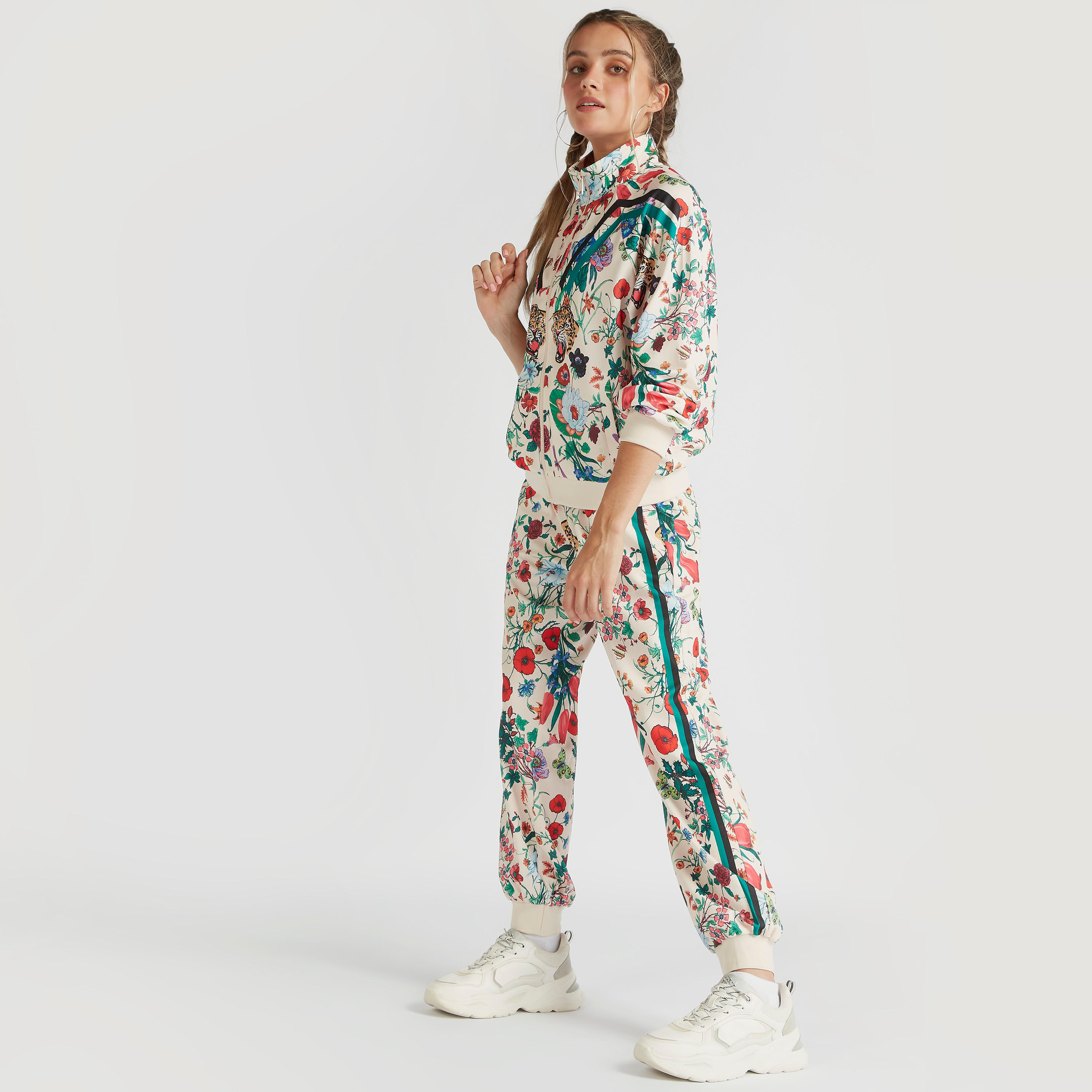 بنطلون رياضي بخصر مطّاطي متوسّط الارتفاع وطبعات أزهار وجيوب تو إكستريمز-women-clothing-bottoms-joggers-image-5
