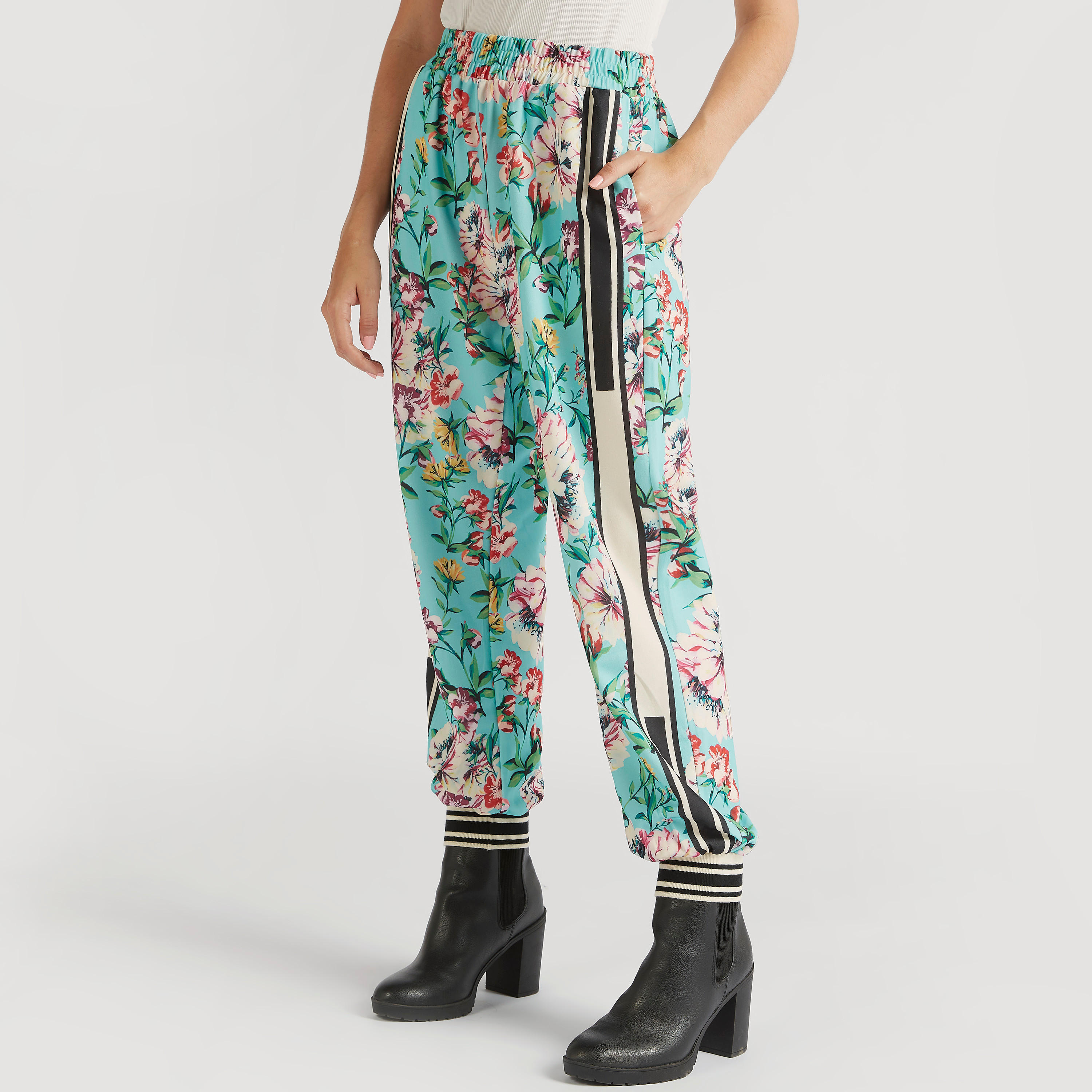 2Xtremz Floral Print Mid-Rise Joggers with Pockets and Elasticated Waistband-women-clothing-bottoms-joggers-image-1