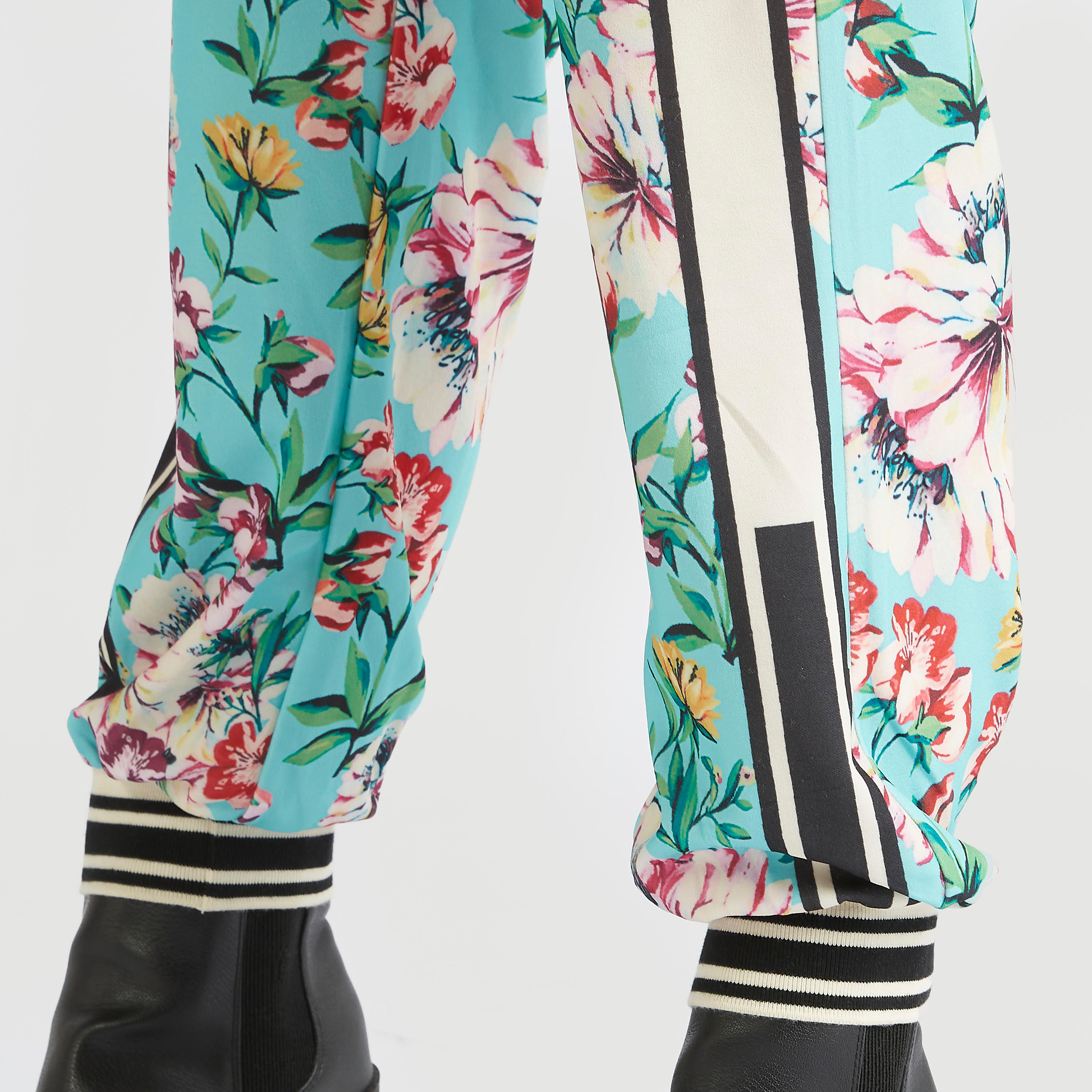 2Xtremz Floral Print Mid-Rise Joggers with Pockets and Elasticated Waistband-women-clothing-bottoms-joggers-image-5