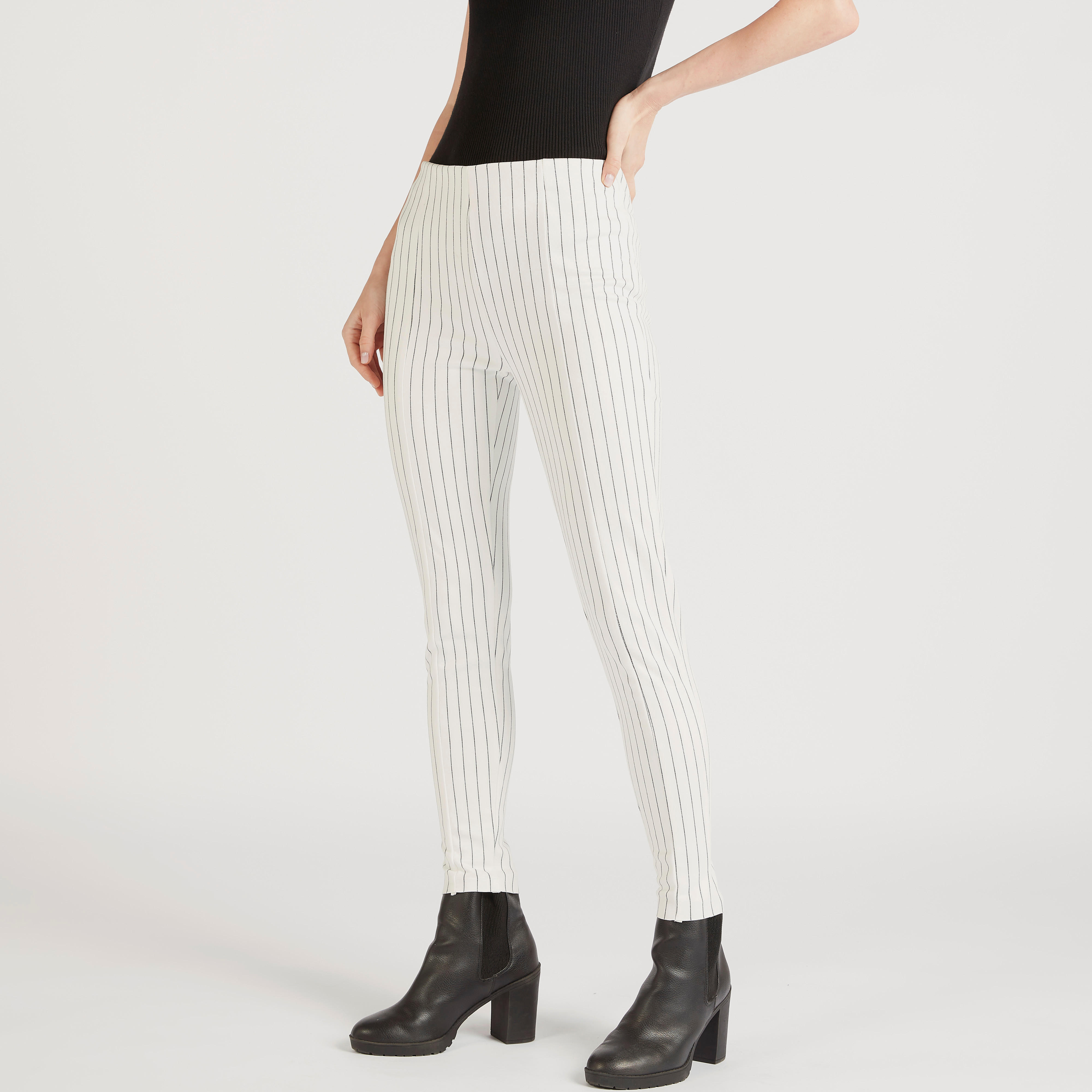 بنطلون ليقنز مخطّط بخصر مطّاطي متوسّط الارتفاع من تو إكستريمز-women-clothing-bottoms-leggings-image-1
