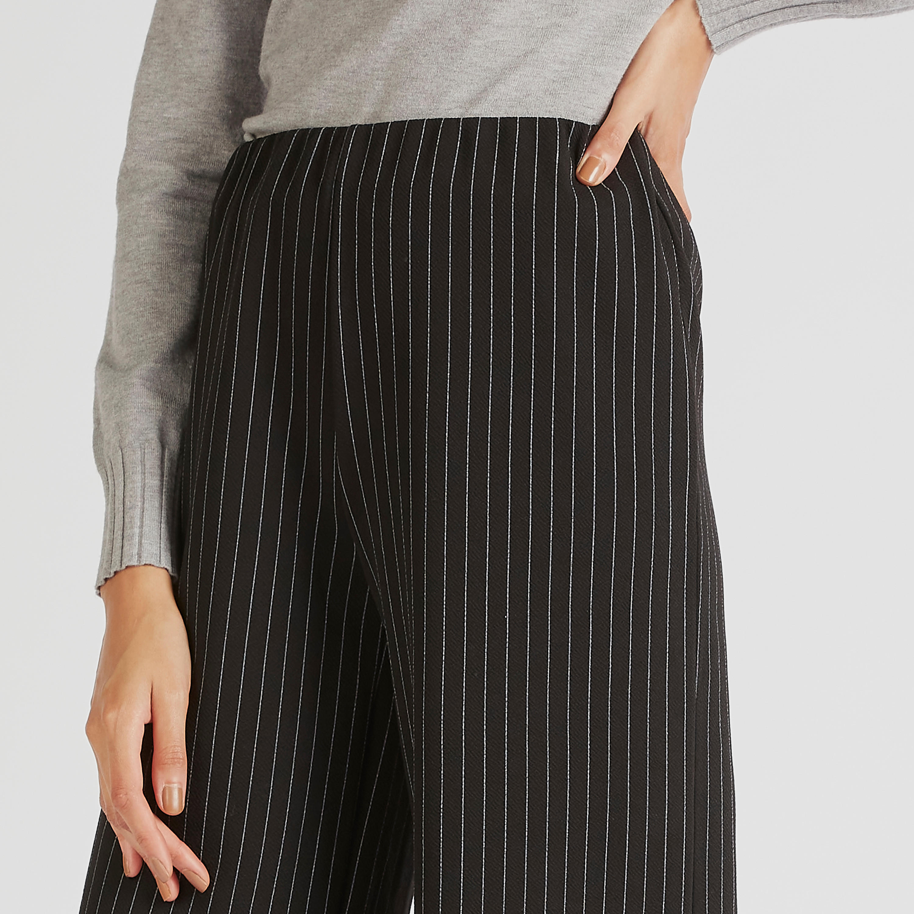بنطلون منسوجة مقلّمة بياقة عالية من تو إكستريمز-women-clothing-bottoms-trousers-image-3