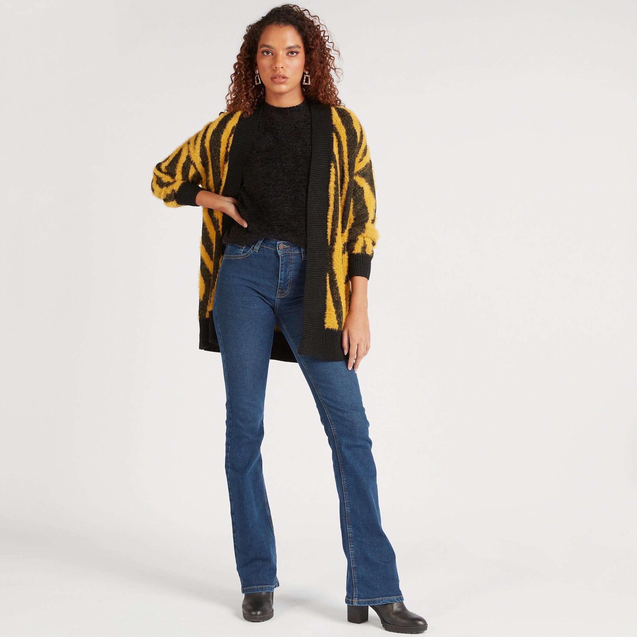 كارديجان بطبعات حيوانات وياقة منسدلة وأكمام طويلة من تو إكستريمز-women-winterwear-cardigansandjumpers-cardigans-image-2