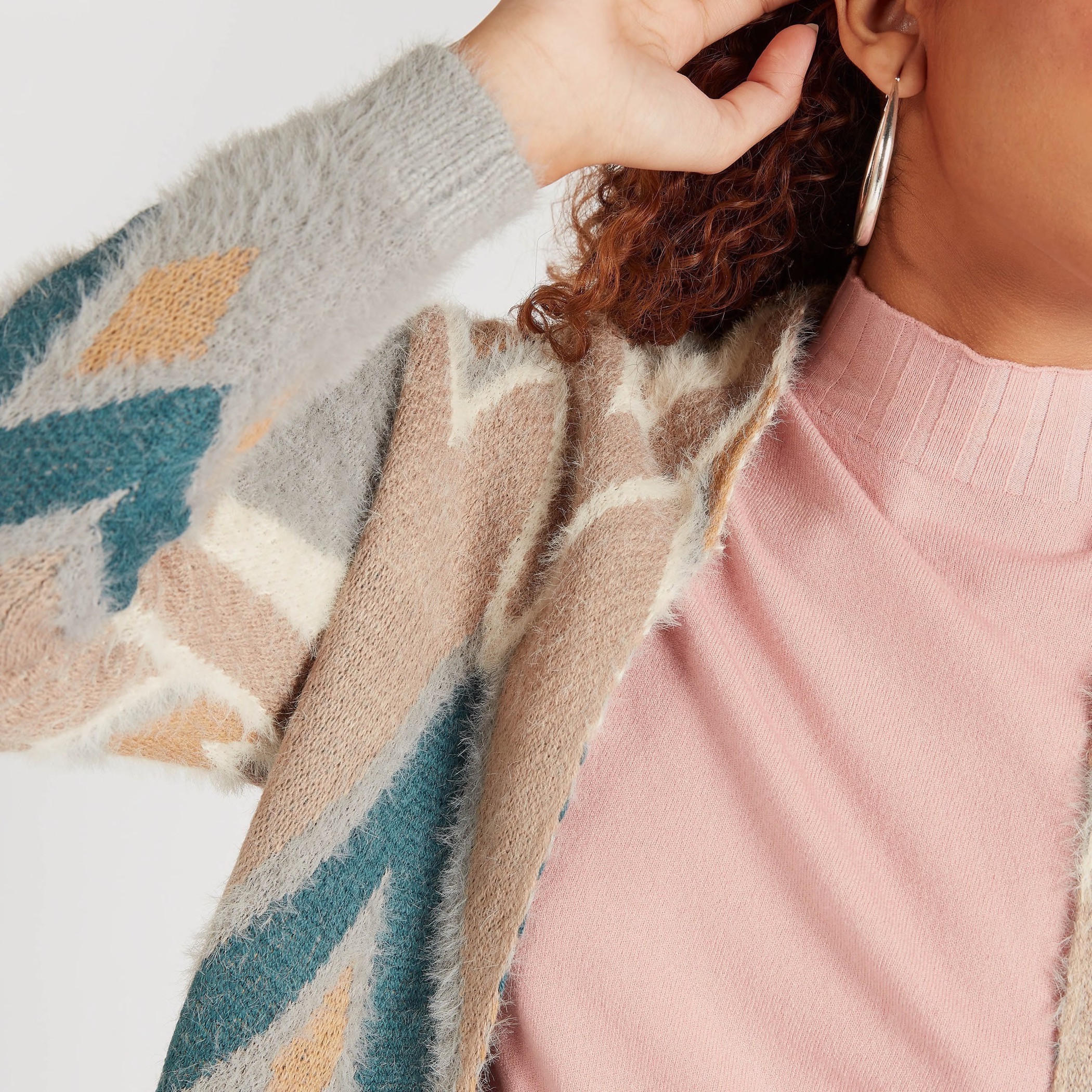 كارديجان بطبعات وأكمام طويلة وياقة منسدلة من تو إكستريمز-women-winterwear-cardigansandjumpers-cardigans-image-5