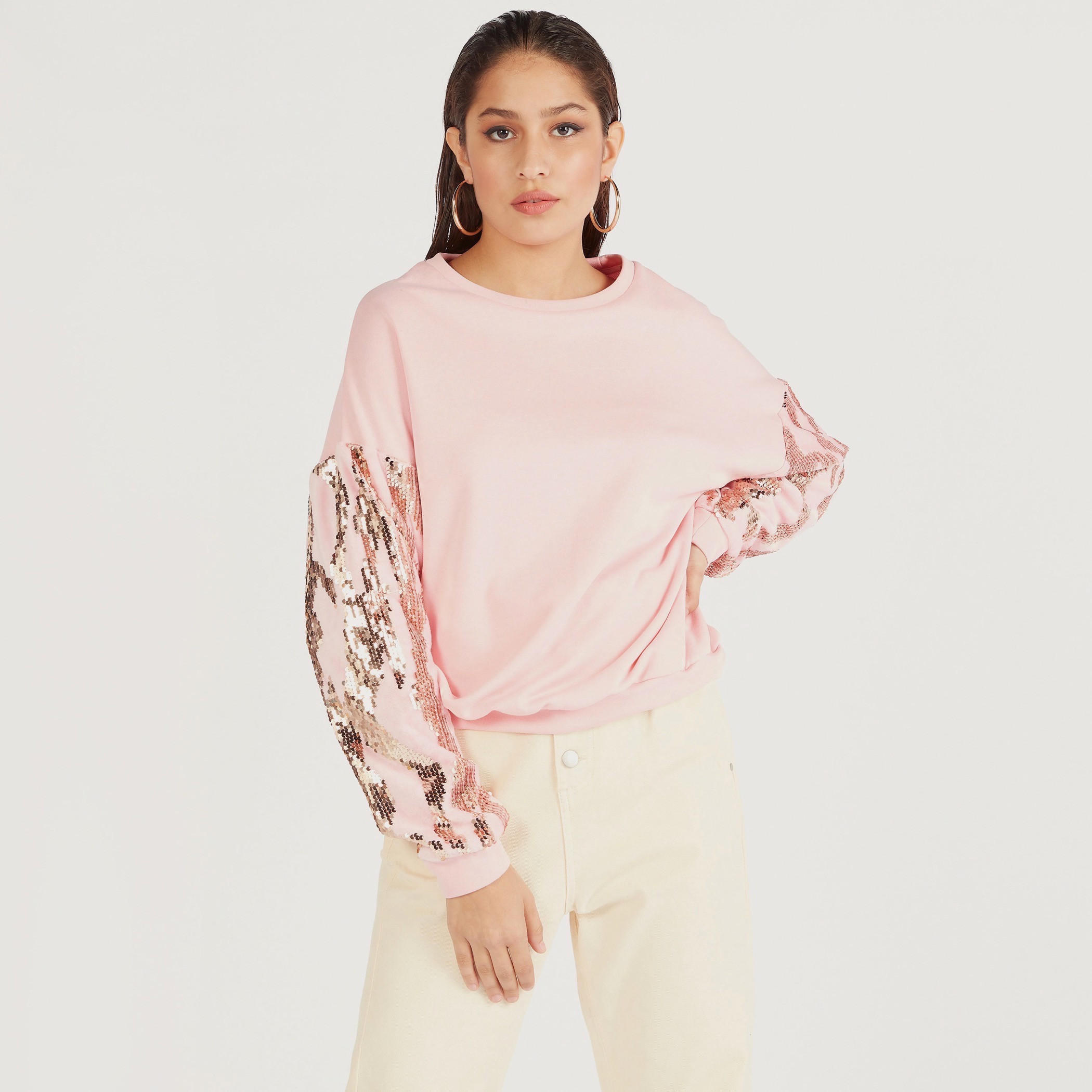 سويت شيرت مزيّن بياقة مستديرة وأكمام طويلة من توإكستريمز-women-winterwear-hoodiesandsweatshirts-sweatshirts-image-1