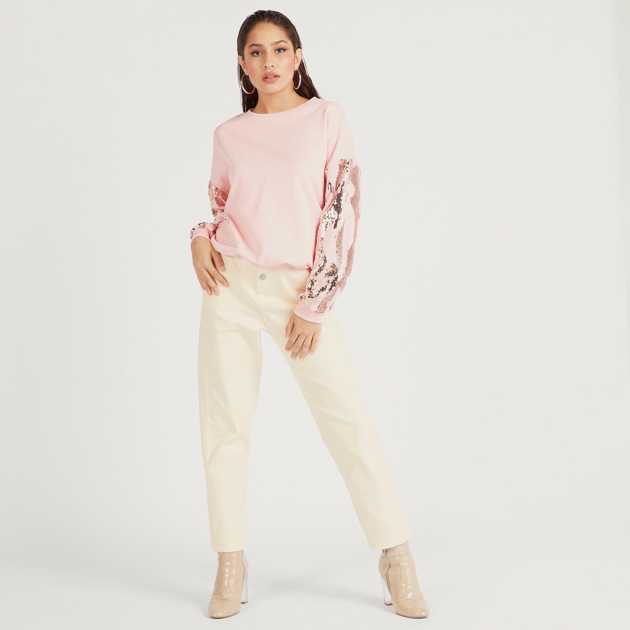 سويت شيرت مزيّن بياقة مستديرة وأكمام طويلة من توإكستريمز-women-winterwear-hoodiesandsweatshirts-sweatshirts-image-2