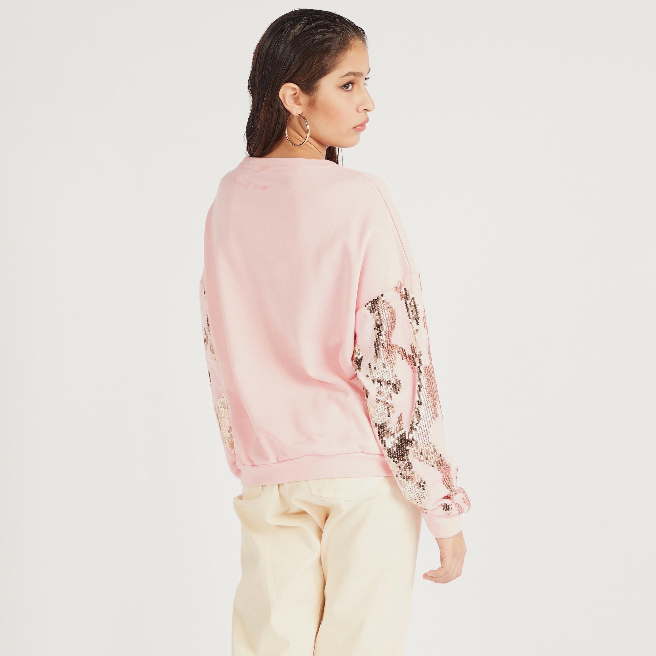 سويت شيرت مزيّن بياقة مستديرة وأكمام طويلة من توإكستريمز-women-winterwear-hoodiesandsweatshirts-sweatshirts-image-4