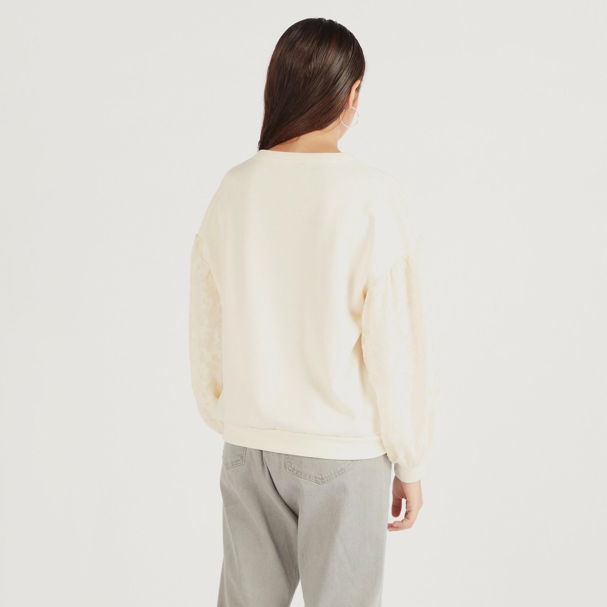 سويت شيرت بياقة ضيّقة وأكمام طويلة وتفاصيل دانتيل من توإكستريمز-women-winterwear-hoodiesandsweatshirts-sweatshirts-image-4