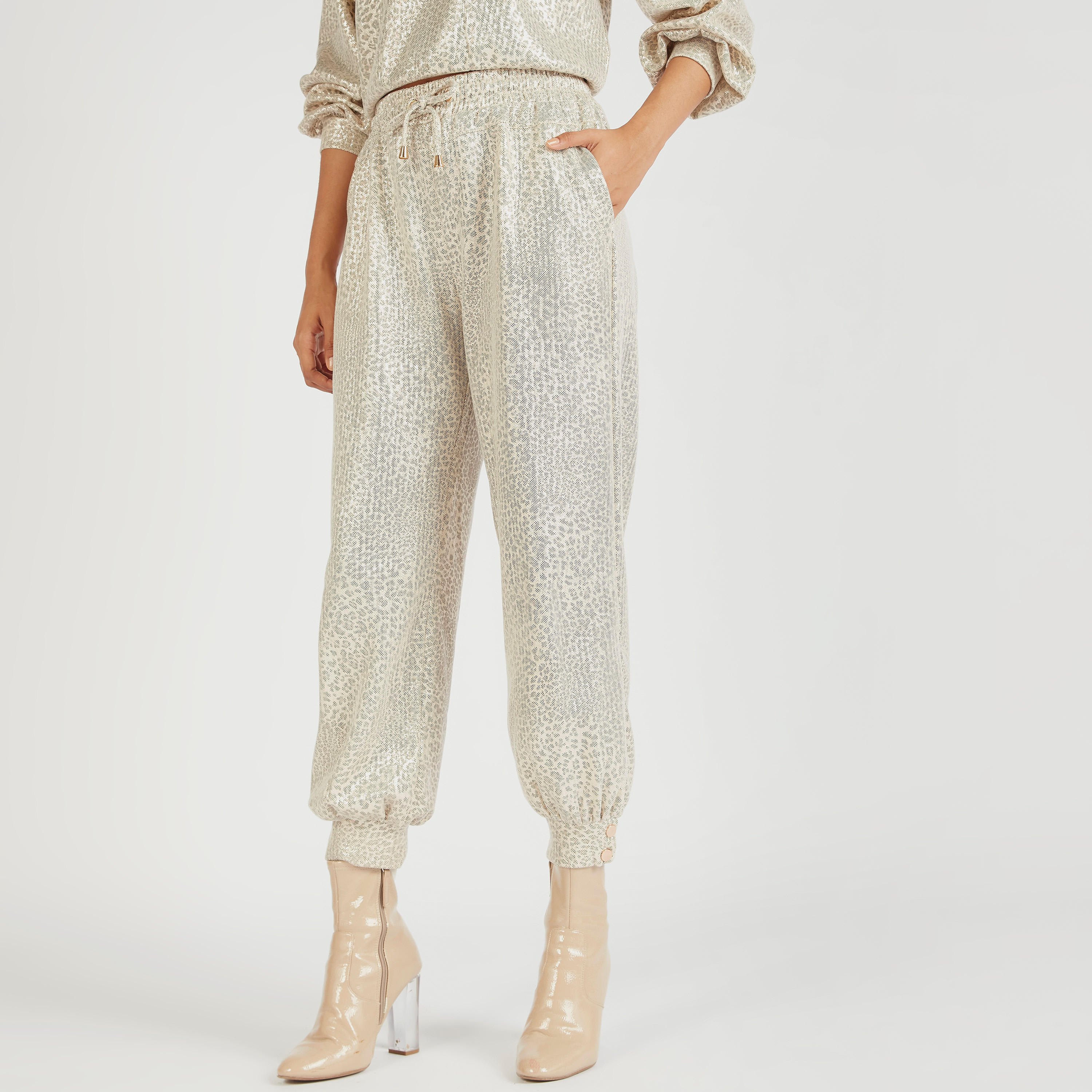 بنطلون رياضي مستدام بخصر مرتفع ورباط إغلاق وطبعات حيوانات-women-clothing-bottoms-joggers-image-1