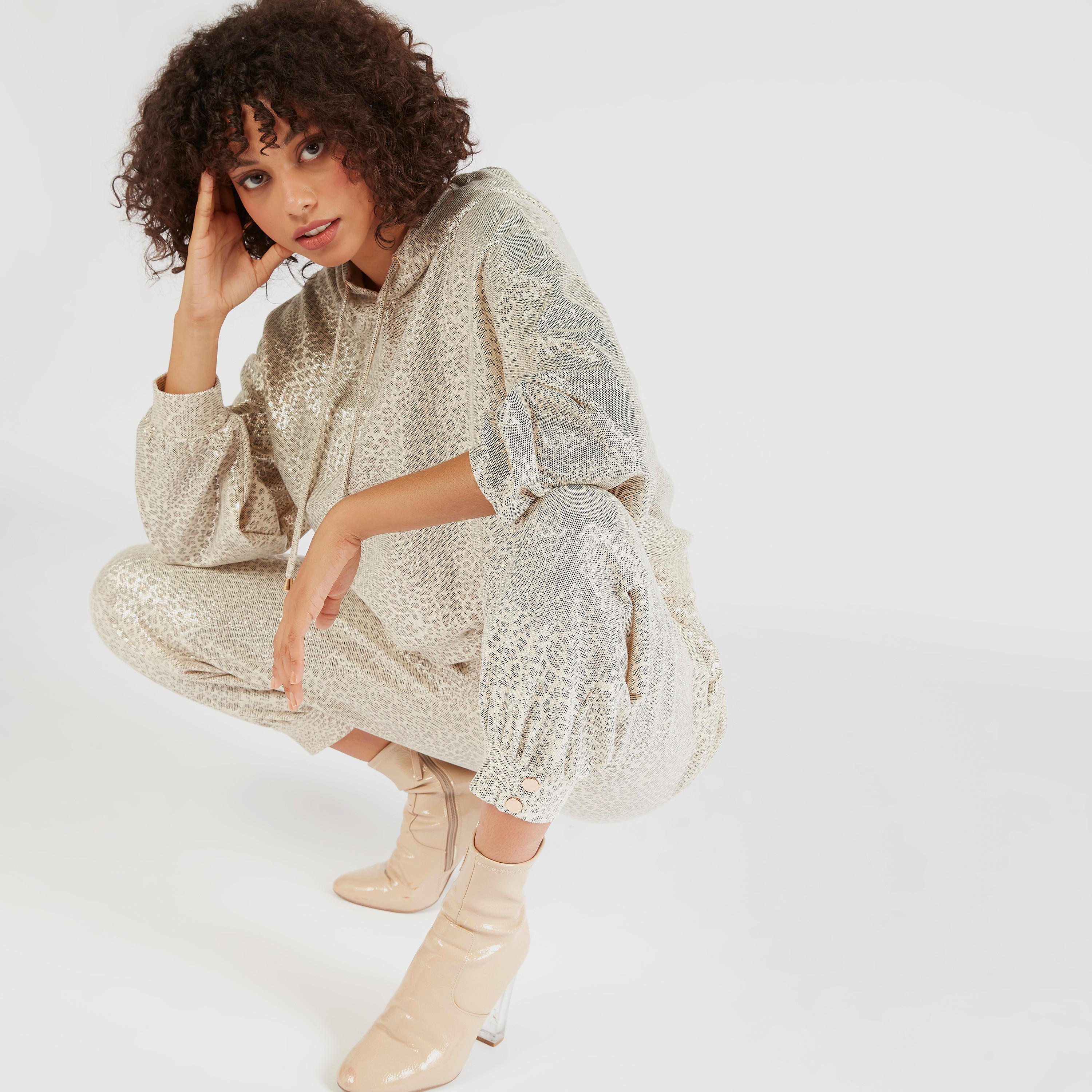 بنطلون رياضي مستدام بخصر مرتفع ورباط إغلاق وطبعات حيوانات-women-clothing-bottoms-joggers-image-2