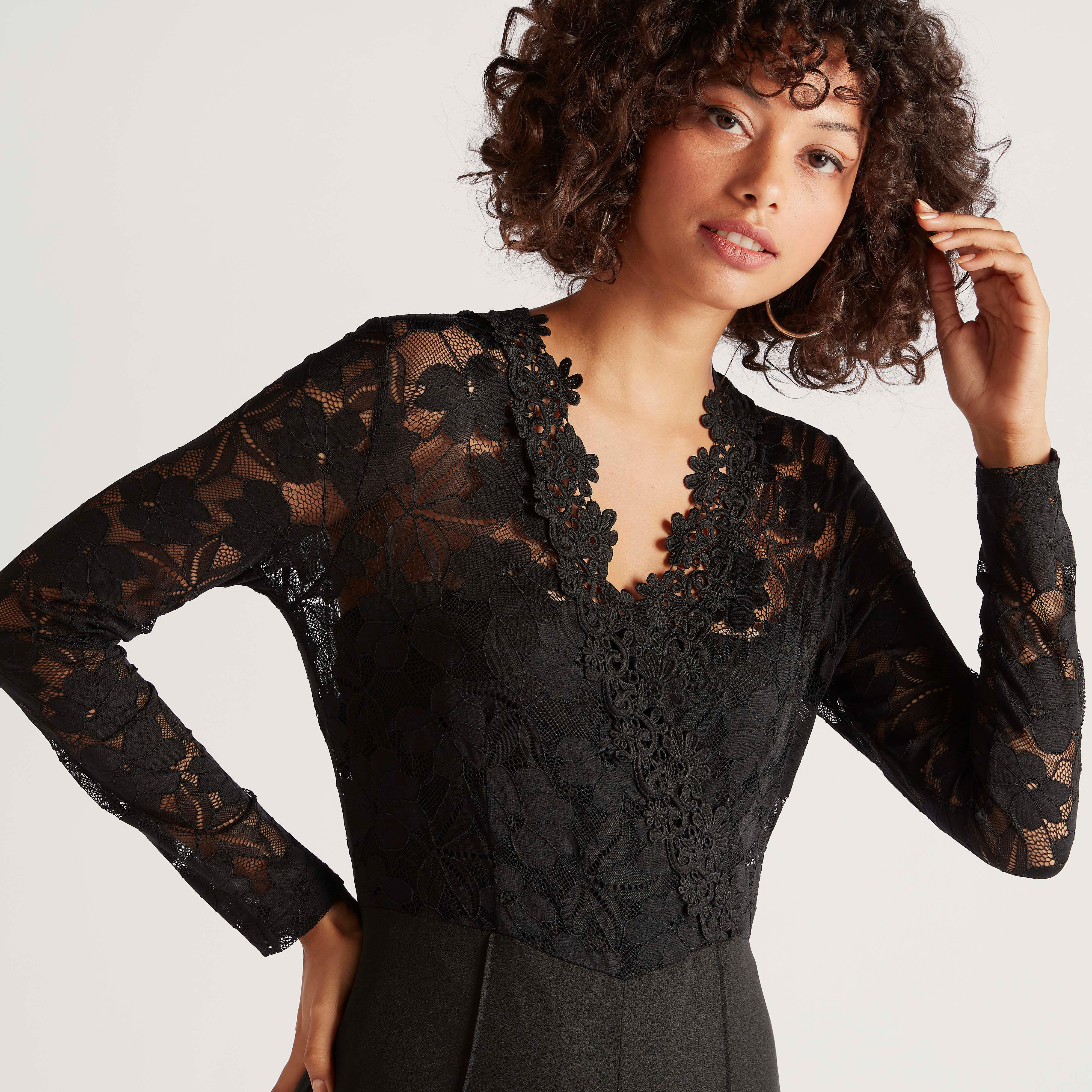 جمبسوت طويل بتفاصيل دانتيل وأكمام طويلة من تو إكستريمز-women-clothing-jumpsuits-image-2