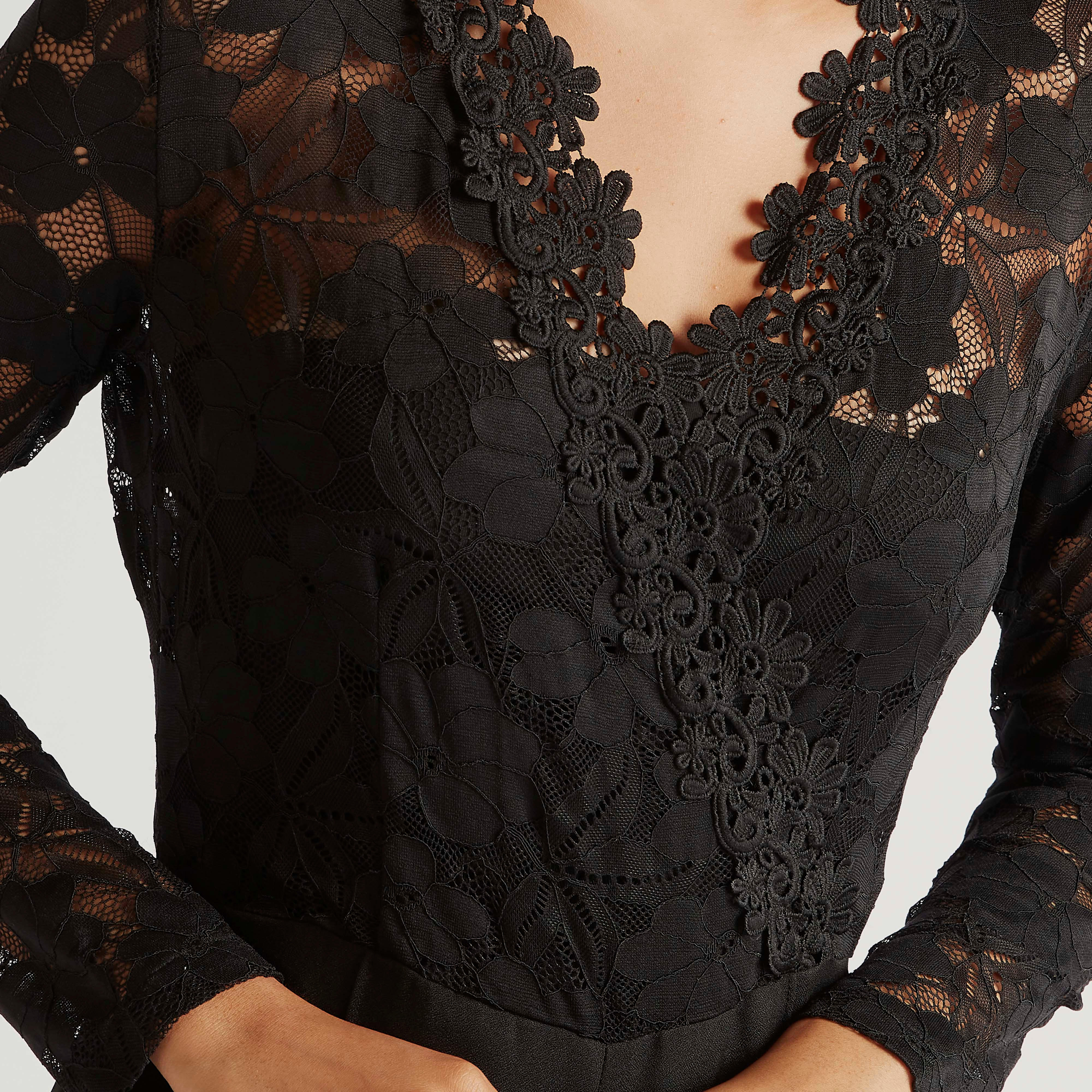 جمبسوت طويل بتفاصيل دانتيل وأكمام طويلة من تو إكستريمز-women-clothing-jumpsuits-image-3