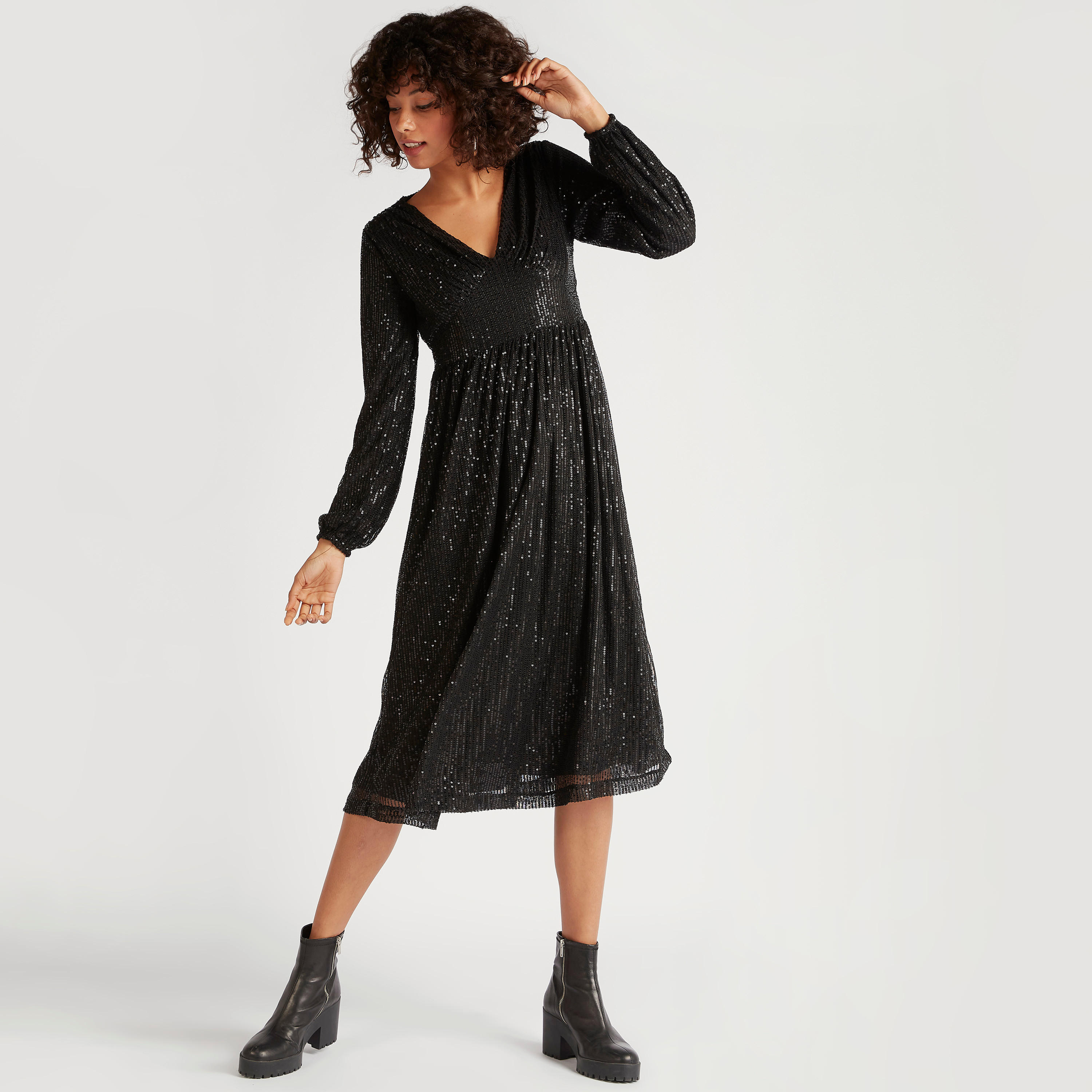 فستان ميدي إيه لاين مزيّن بياقة v من توإكستريمز-women-clothing-dresses-image-1