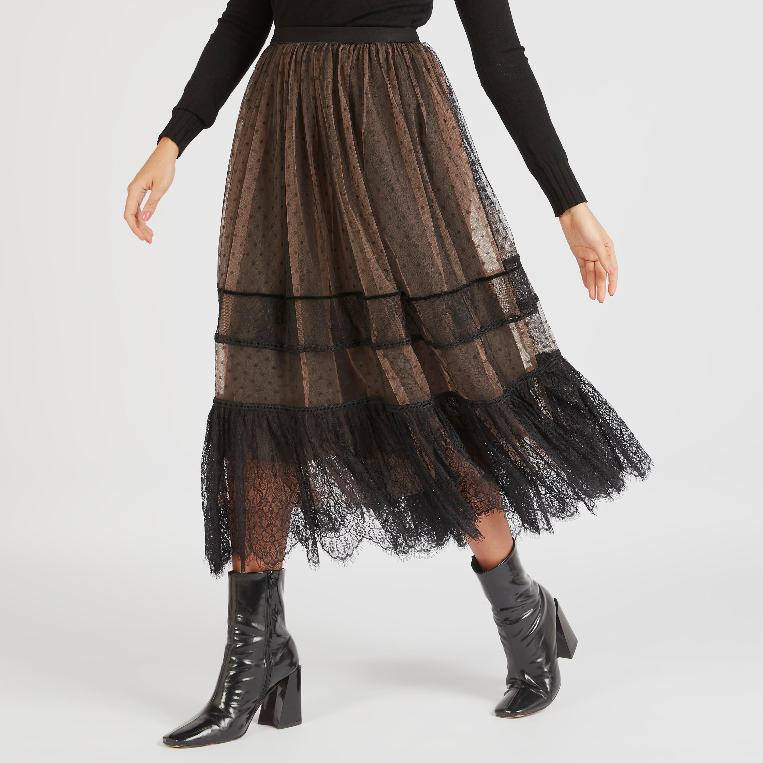 تنّورة شبكيّة منقّطة ومطرّزة بتفاصيل كشكش دانتيل من توإكستريمز-women-clothing-bottoms-skirts-image-1