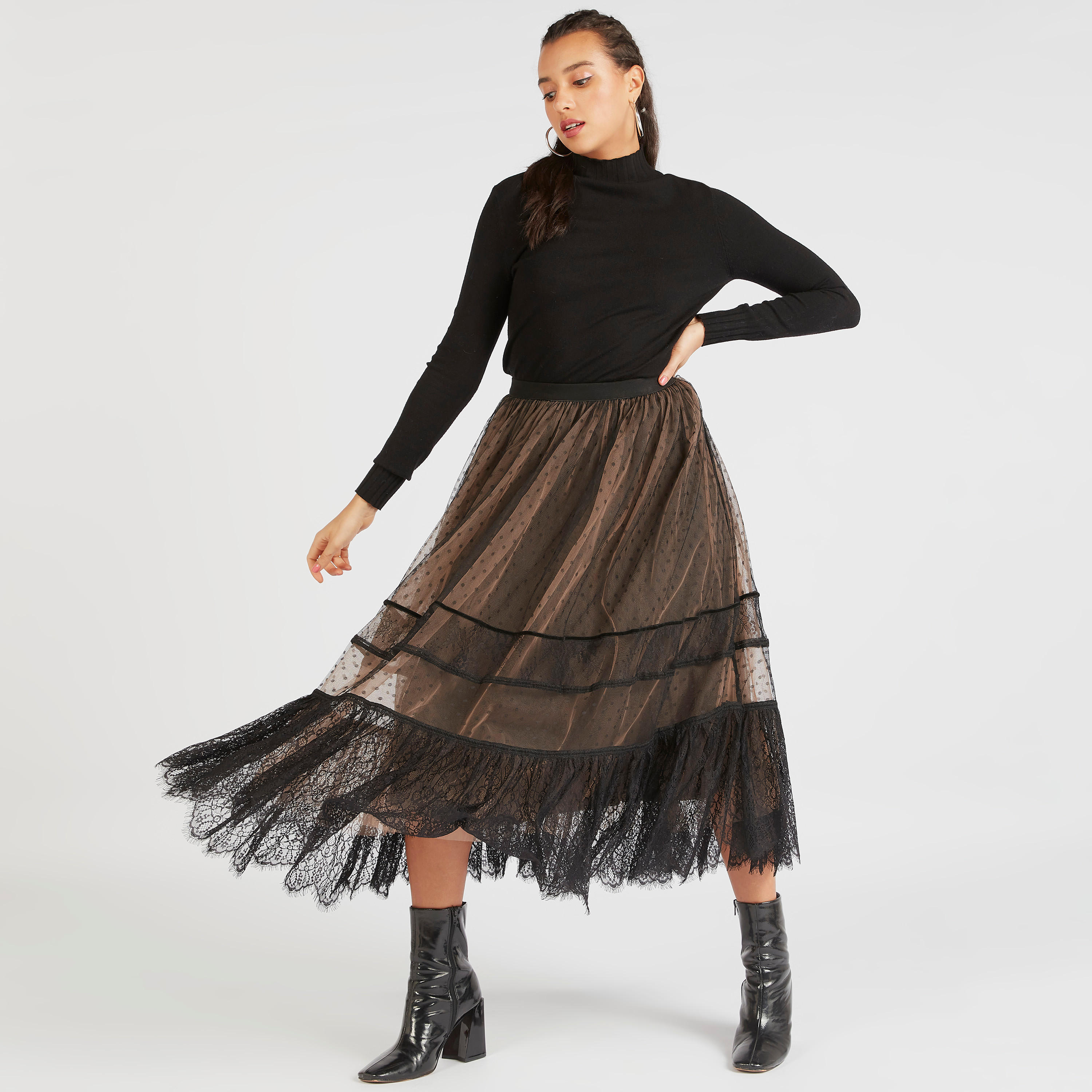 تنّورة شبكيّة منقّطة ومطرّزة بتفاصيل كشكش دانتيل من توإكستريمز-women-clothing-bottoms-skirts-image-2