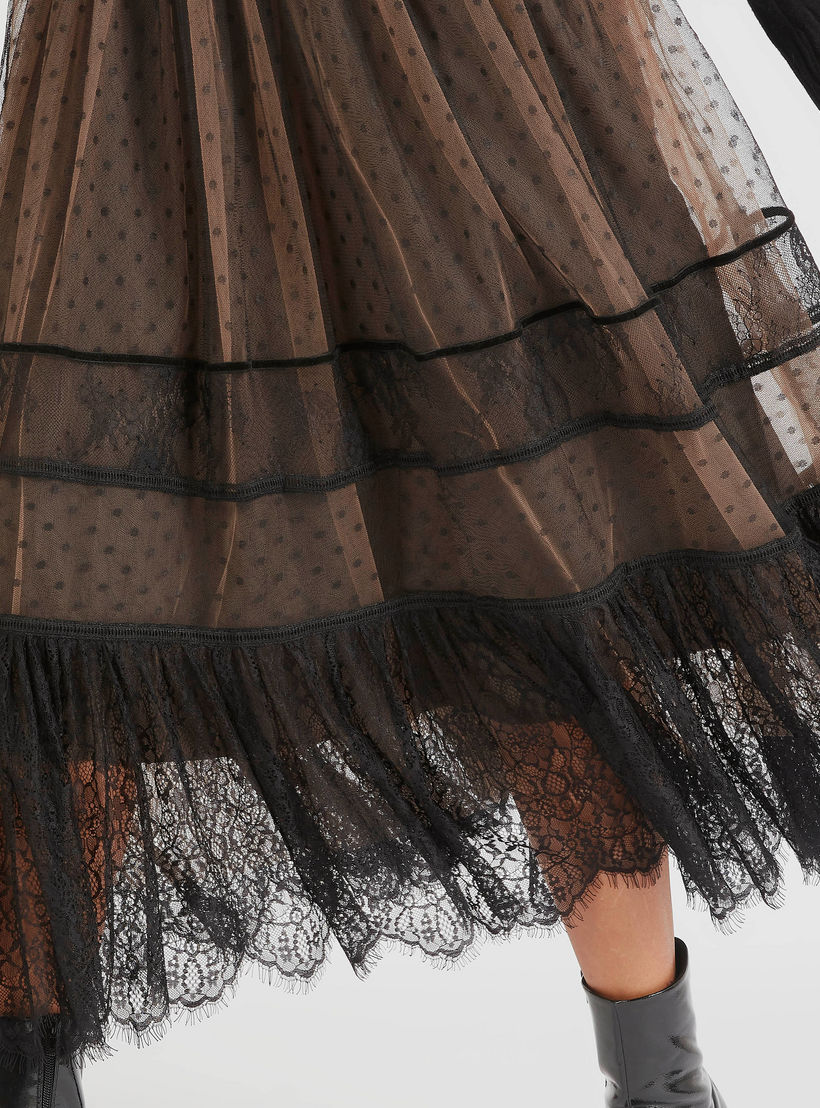تنّورة شبكيّة منقّطة ومطرّزة بتفاصيل كشكش دانتيل من توإكستريمز-women-clothing-bottoms-skirts-image-3