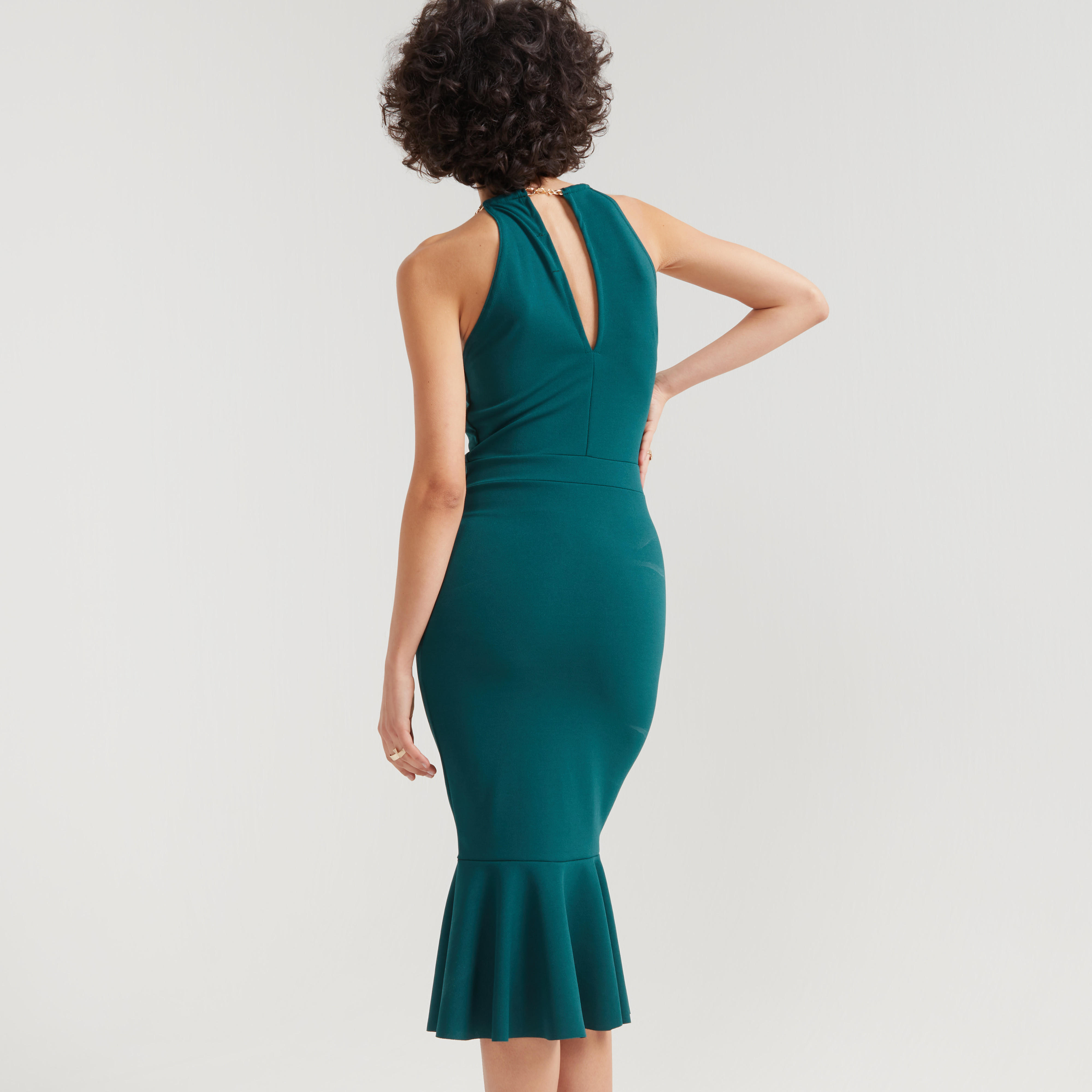 فستان ميدي سادة بقصة ضيقة وياقة هالتر وحوّاف كشكش من تو إكستريمز-women-clothing-dresses-image-4