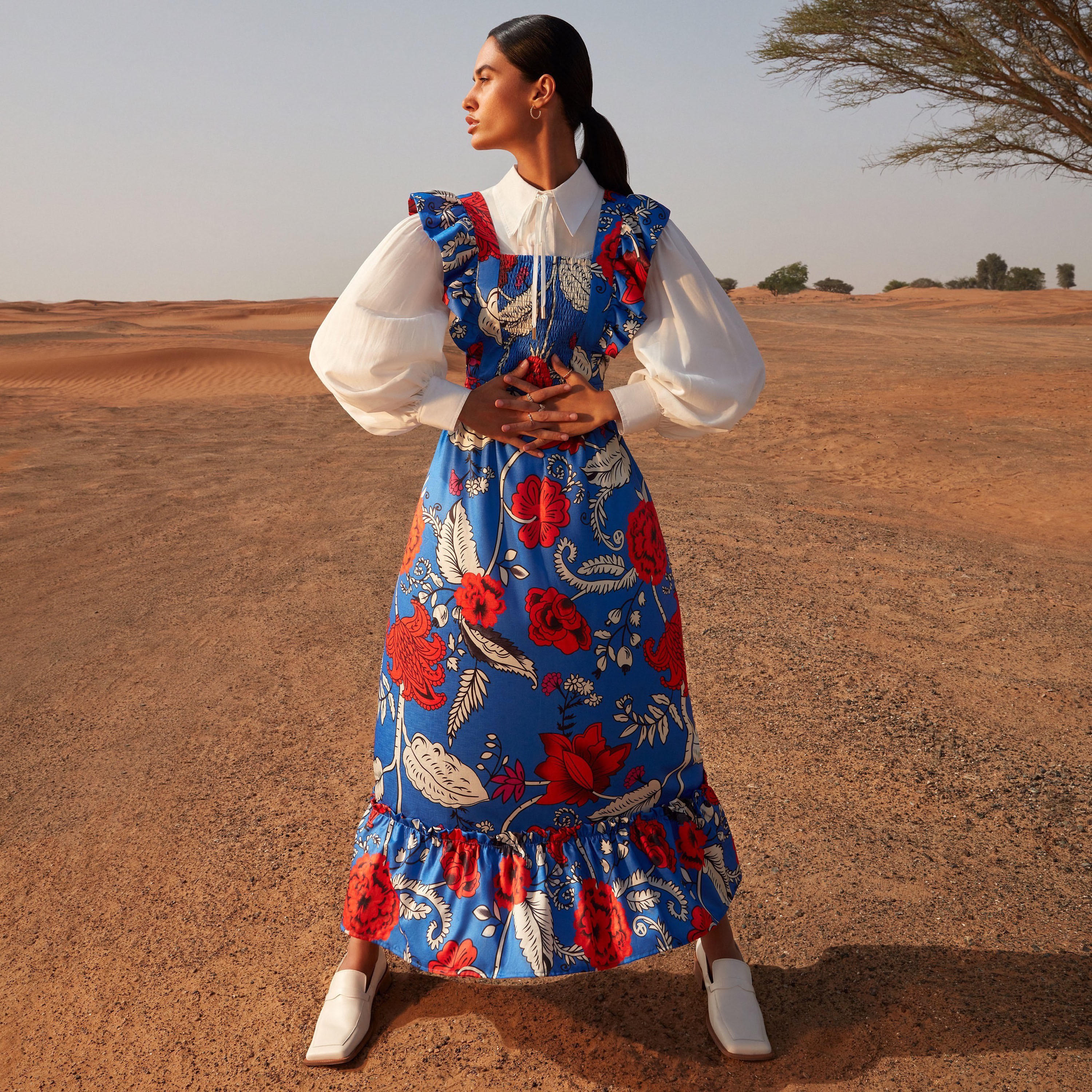 فستان طويل دون أكمام بطبعات زهرية وتفاصيل كشكش من توإكستريمز-women-clothing-dresses-image-1