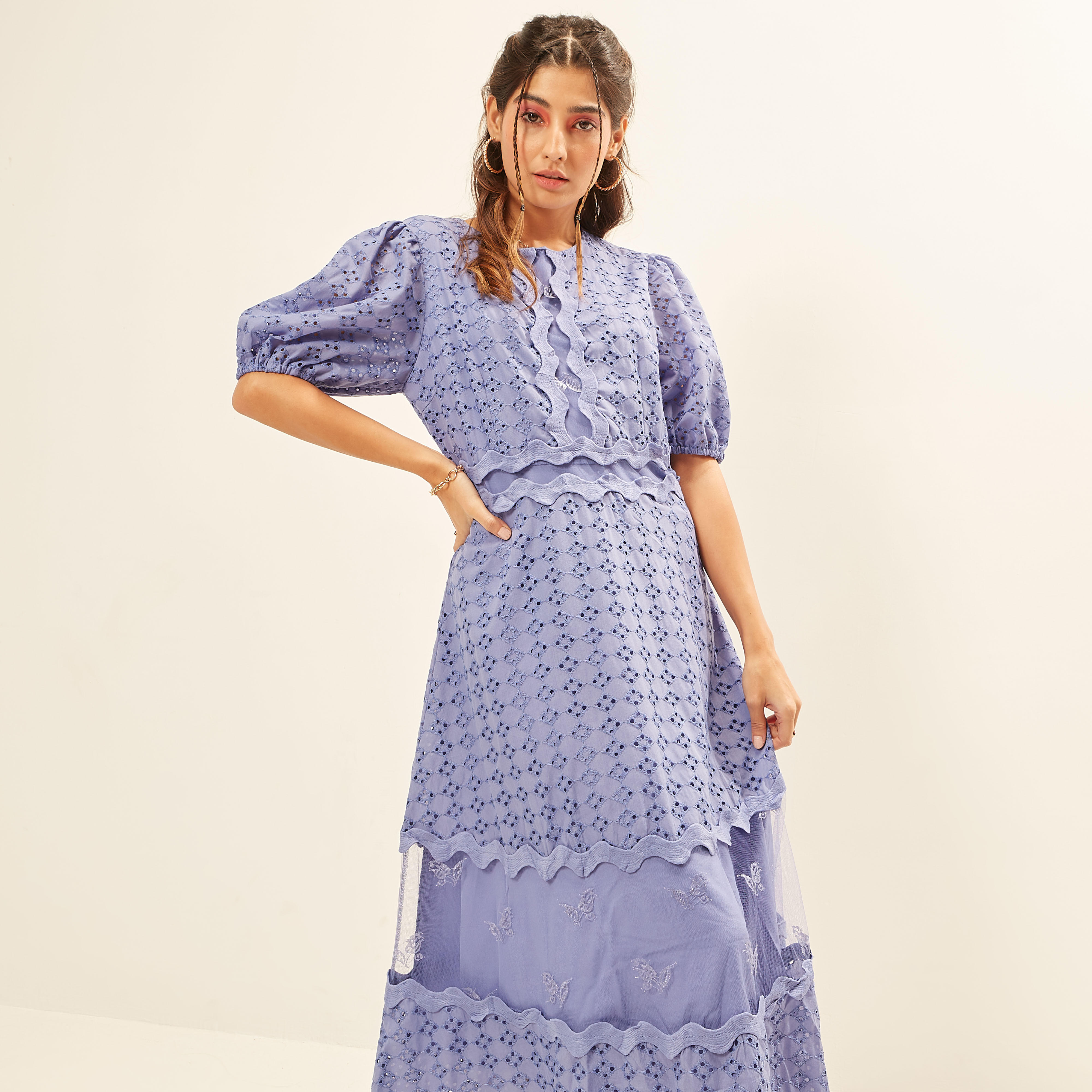 فستان طويل شيفلي بارز الملمس متعدد الطبقات بخصر مرن من توإكستريمز-women-clothing-dresses-image-8