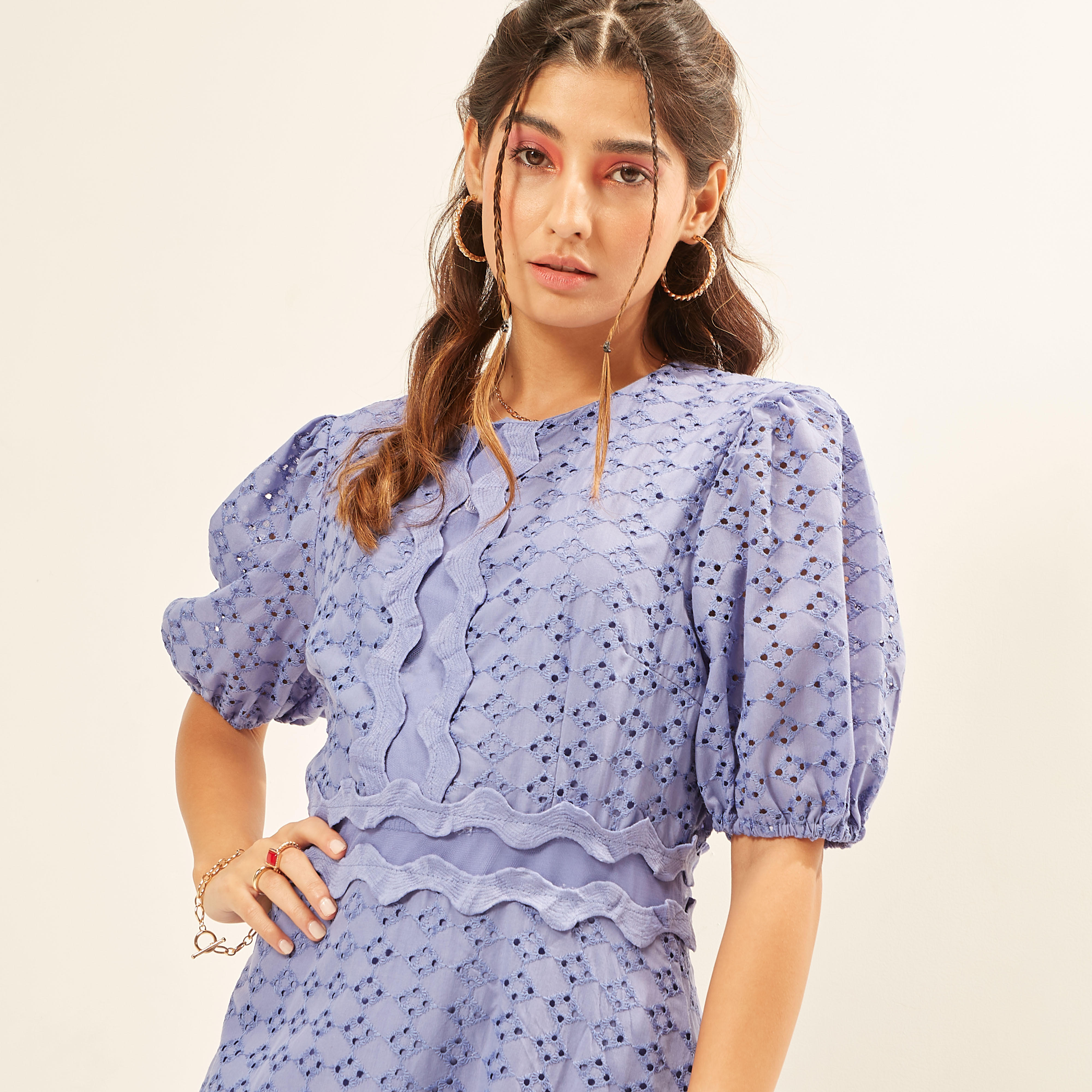فستان طويل شيفلي بارز الملمس متعدد الطبقات بخصر مرن من توإكستريمز-women-clothing-dresses-image-9