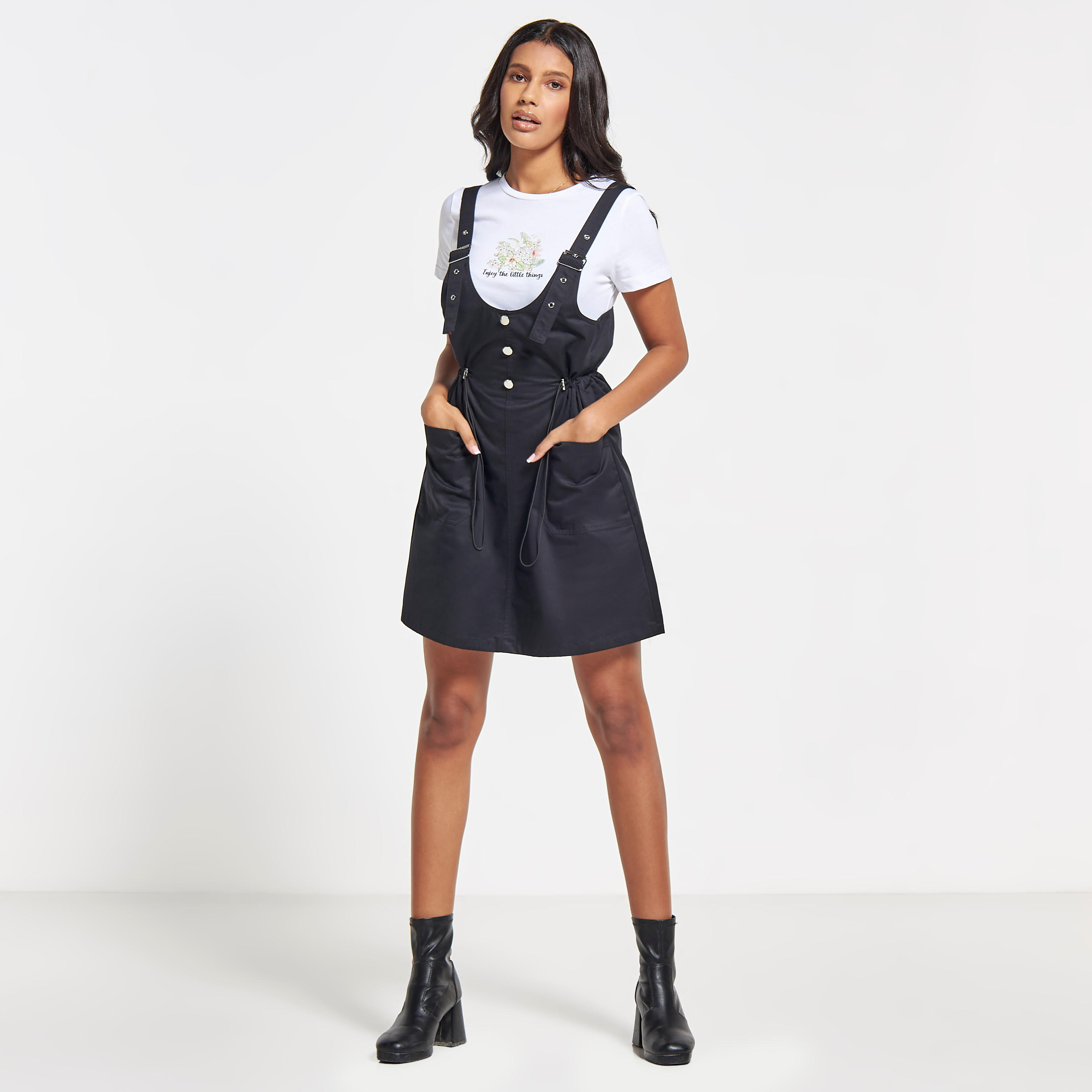 فستان مريلة برباط وأحزمة بإبزيم وجيوب من تو إكستريمز-women-clothing-dresses-image-2