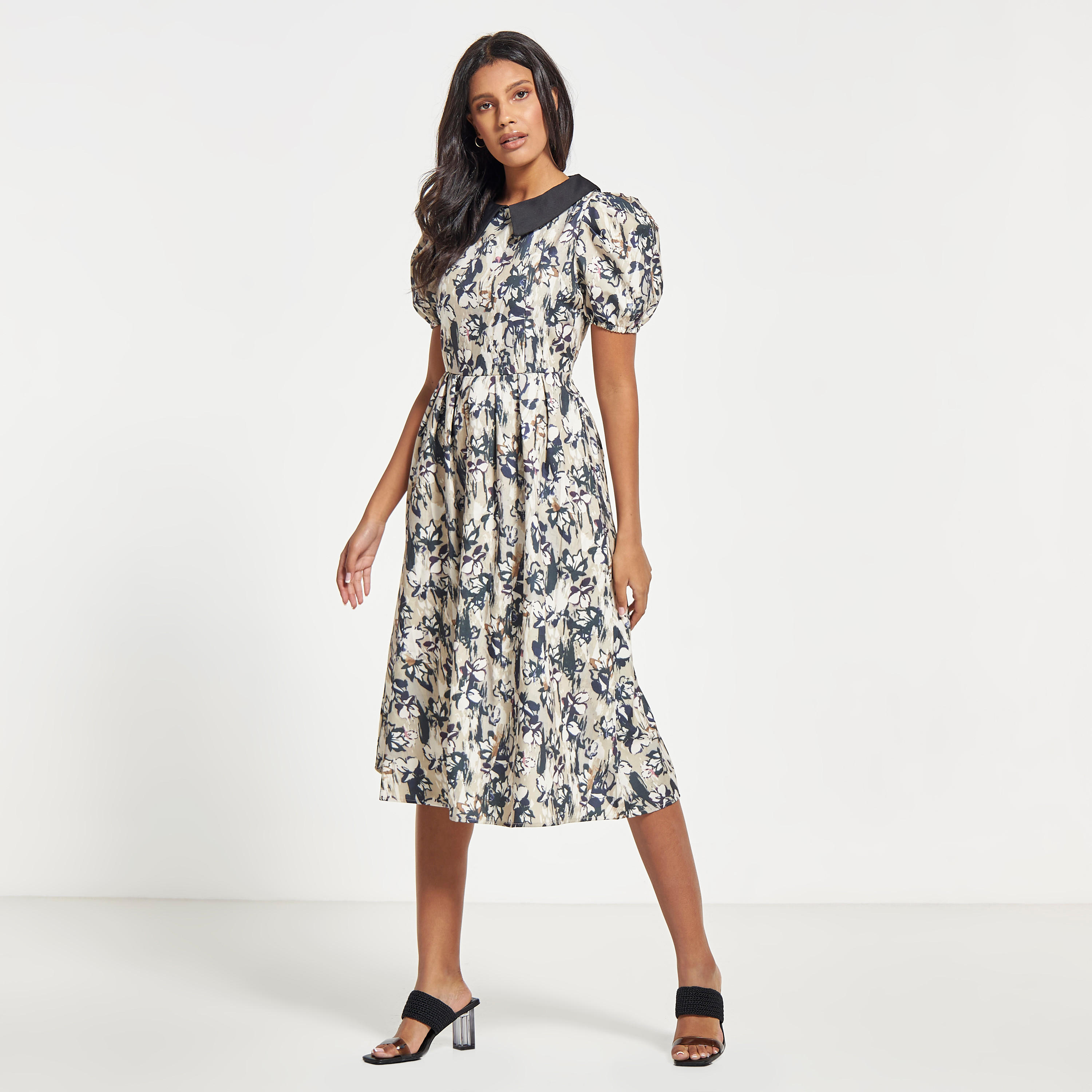 فستان ميدي بياقة بيتر بان وأكمام منفوخة وطبعات أزهار من تو إكستريمز-women-clothing-dresses-image-1