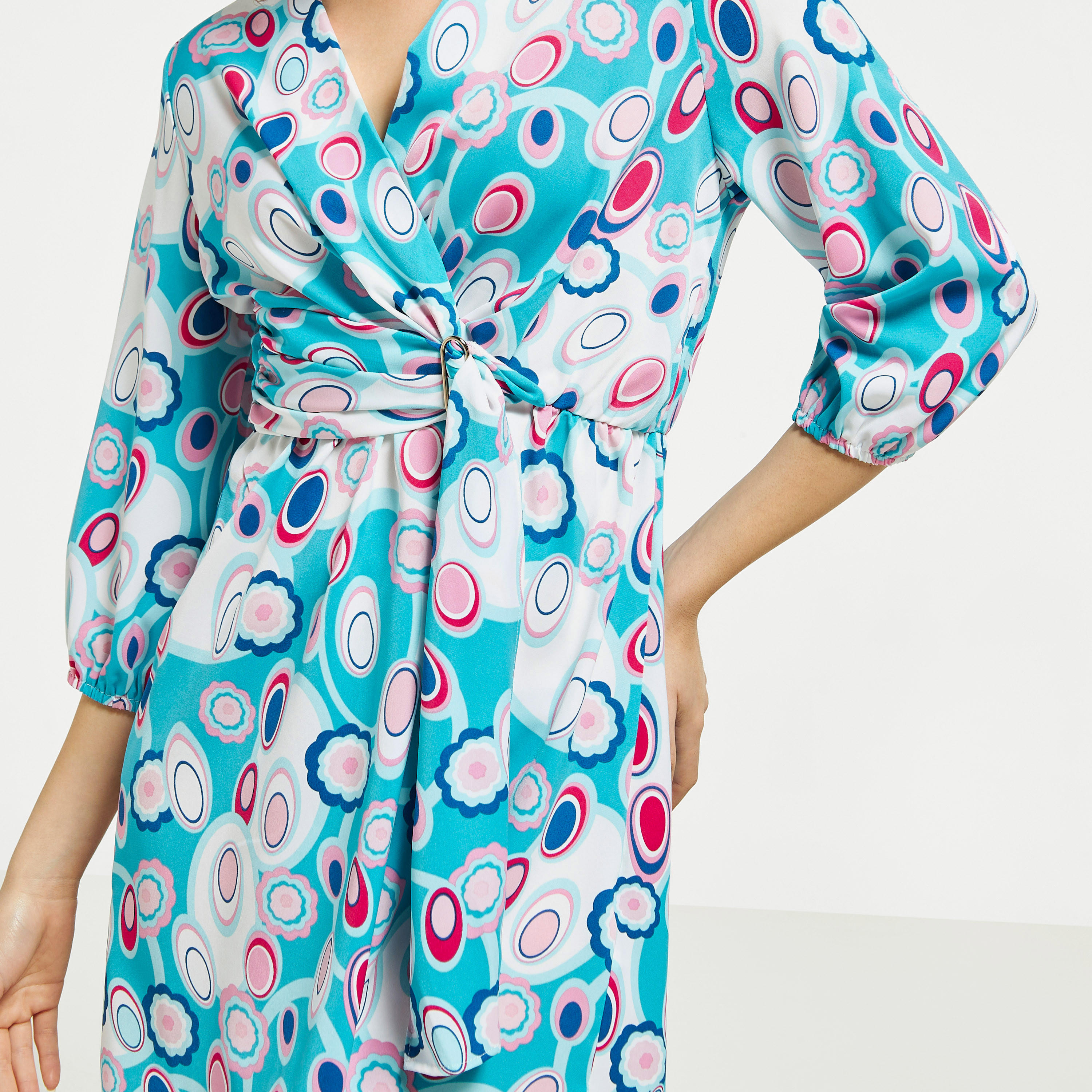 فستان قصير بطبعات بأكمام 3/4 وحزام بإبزيم إغلاق-women-clothing-dresses-image-4