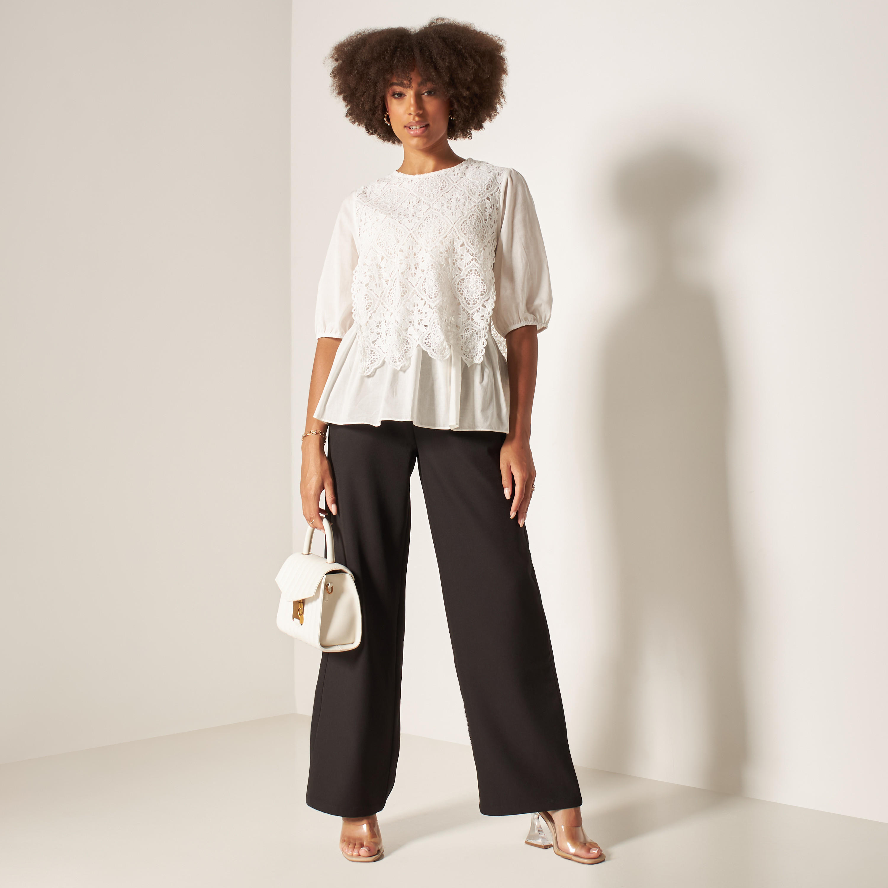 بلوزة بكشكش على الخصر وأكمام منفوخة وتفاصيل دانتيل من تو إكستريمز-women-clothing-shirtsandblouses-blouses-image-2