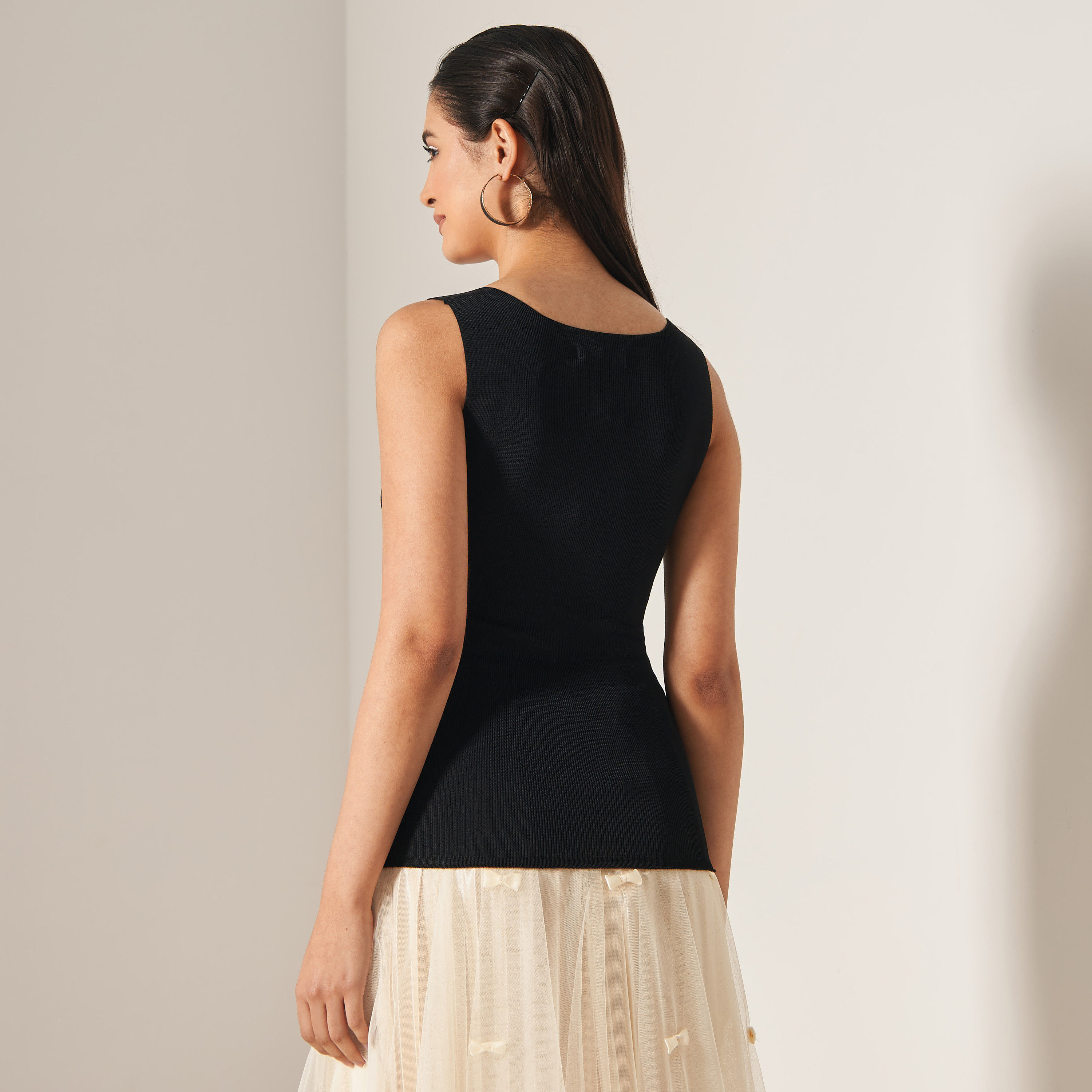 بلوزة دون أكمام مزيّنة من تو إكستريمز-women-clothing-tshirts-image-3