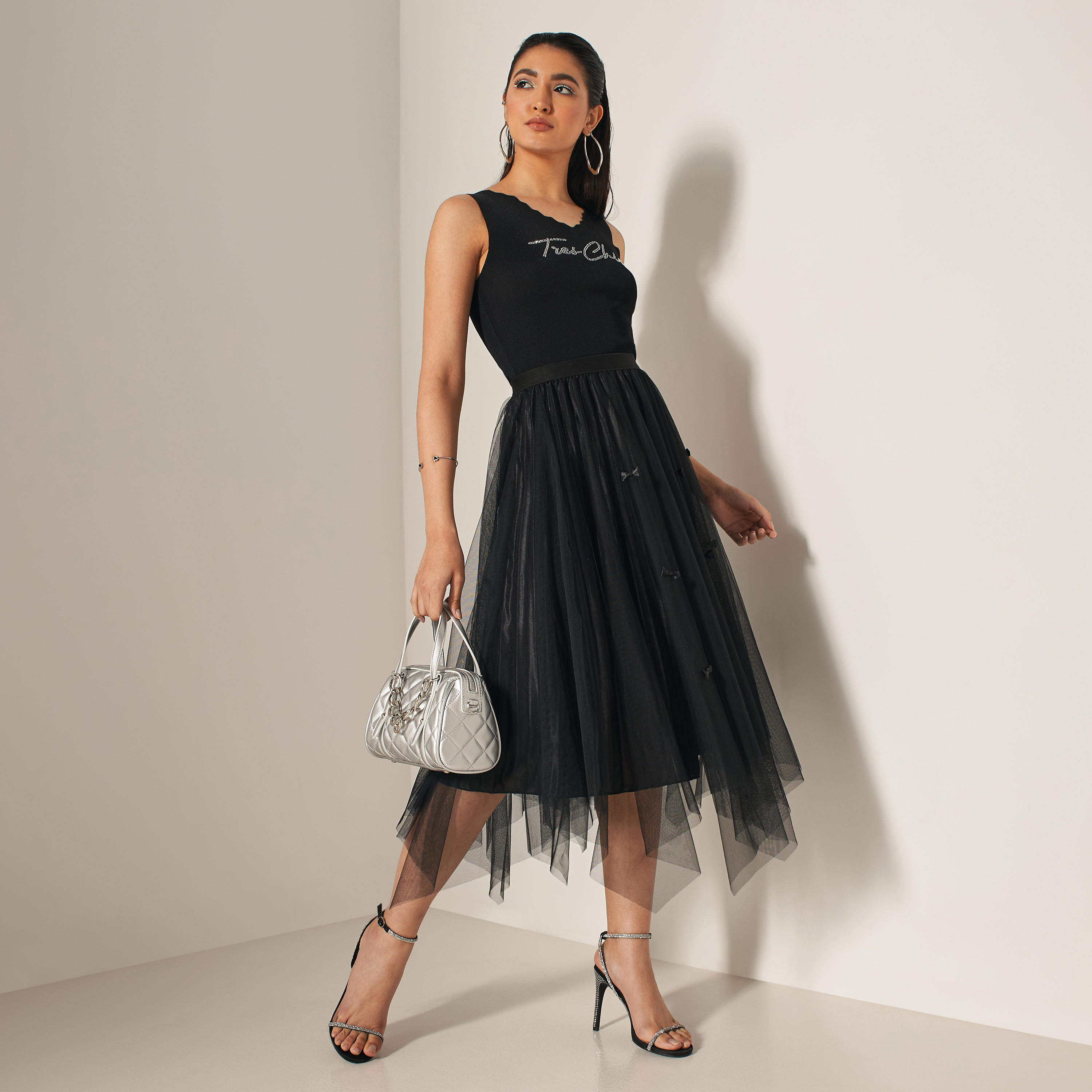تنورة شبكية سادة بحواف غير مستوية وفيونكة من تو إكستريمز-women-clothing-bottoms-skirts-image-2