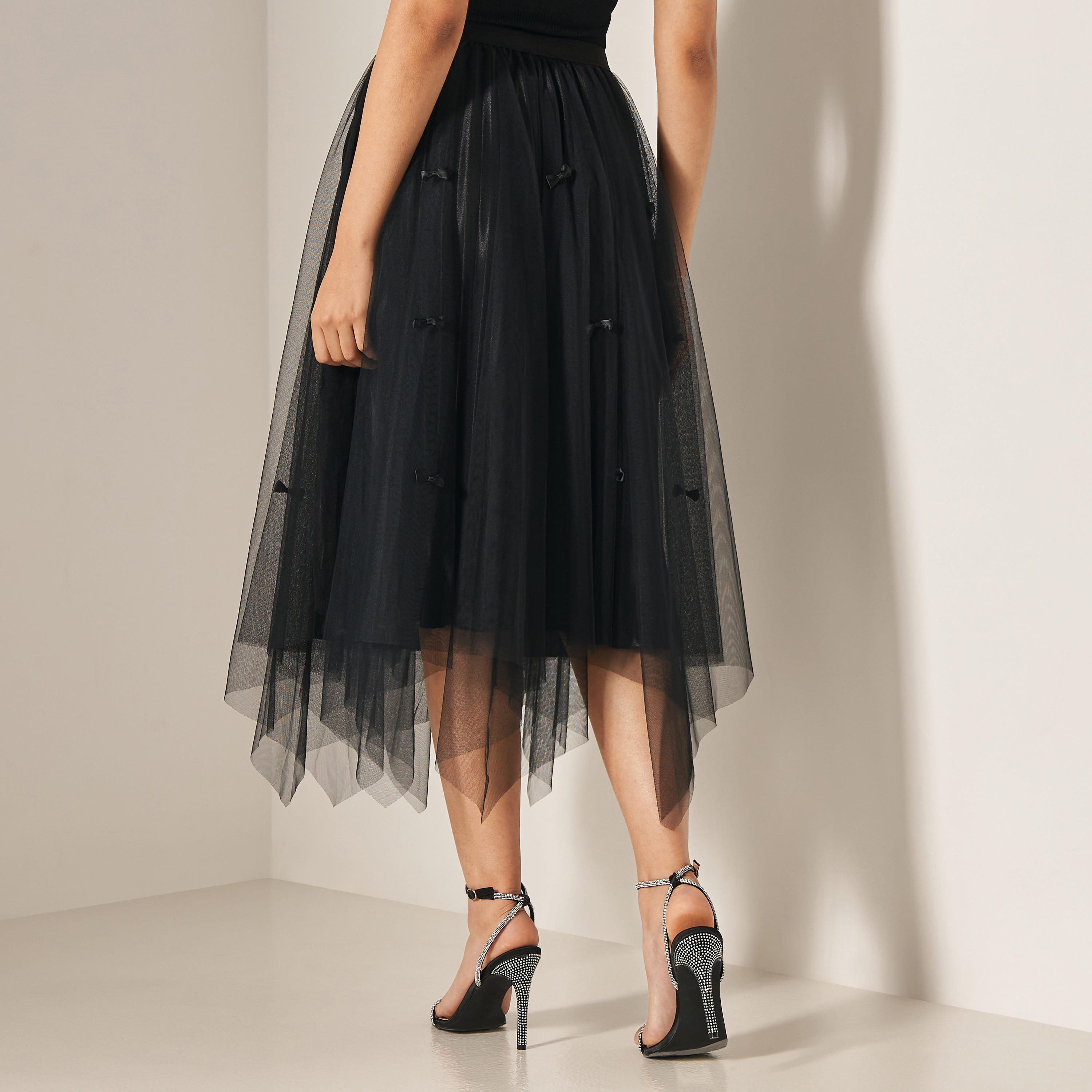 تنورة شبكية سادة بحواف غير مستوية وفيونكة من تو إكستريمز-women-clothing-bottoms-skirts-image-3