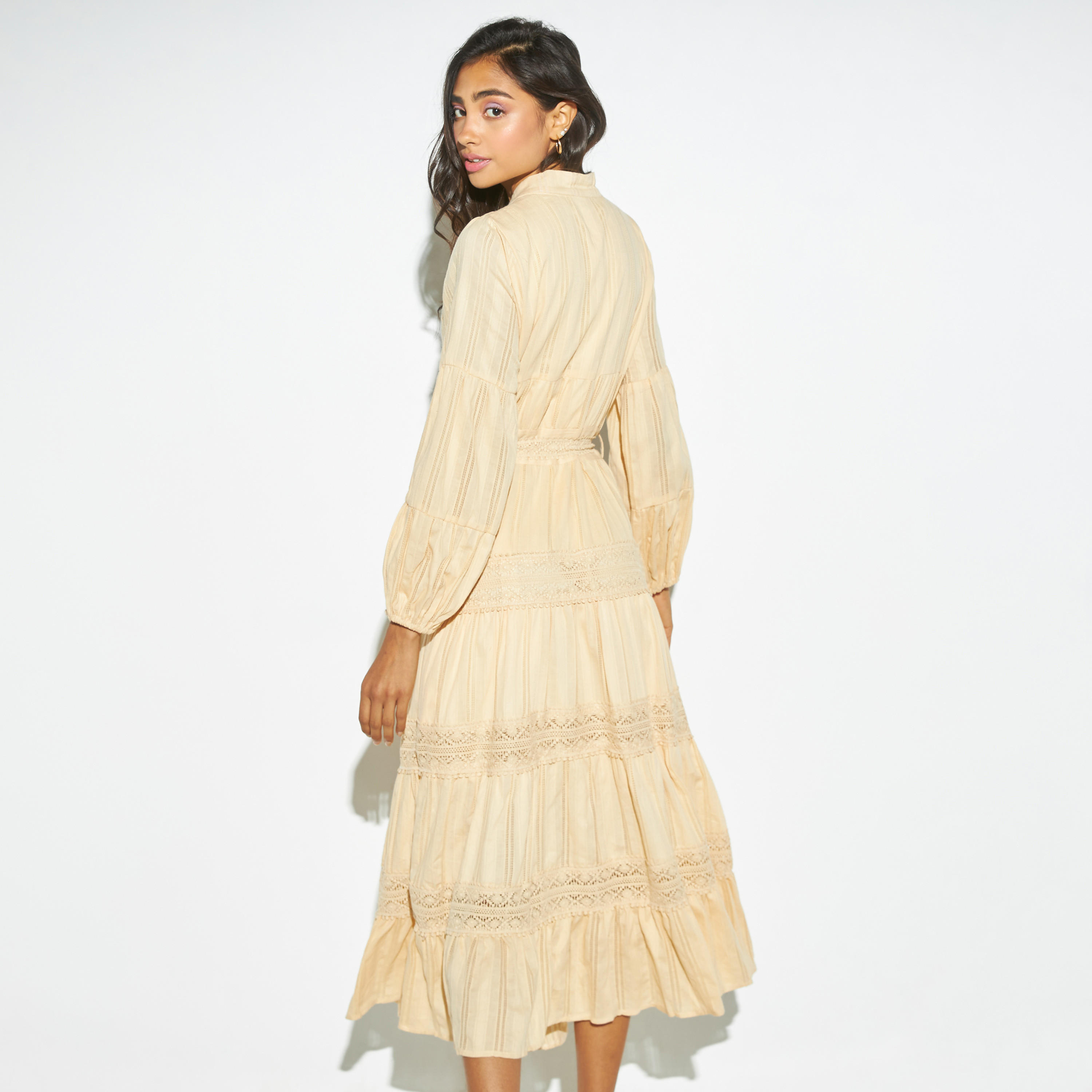 فستان طويل شيفلي متعدد الطبقات بأربطة من تو إكستريمز-women-clothing-dresses-image-10