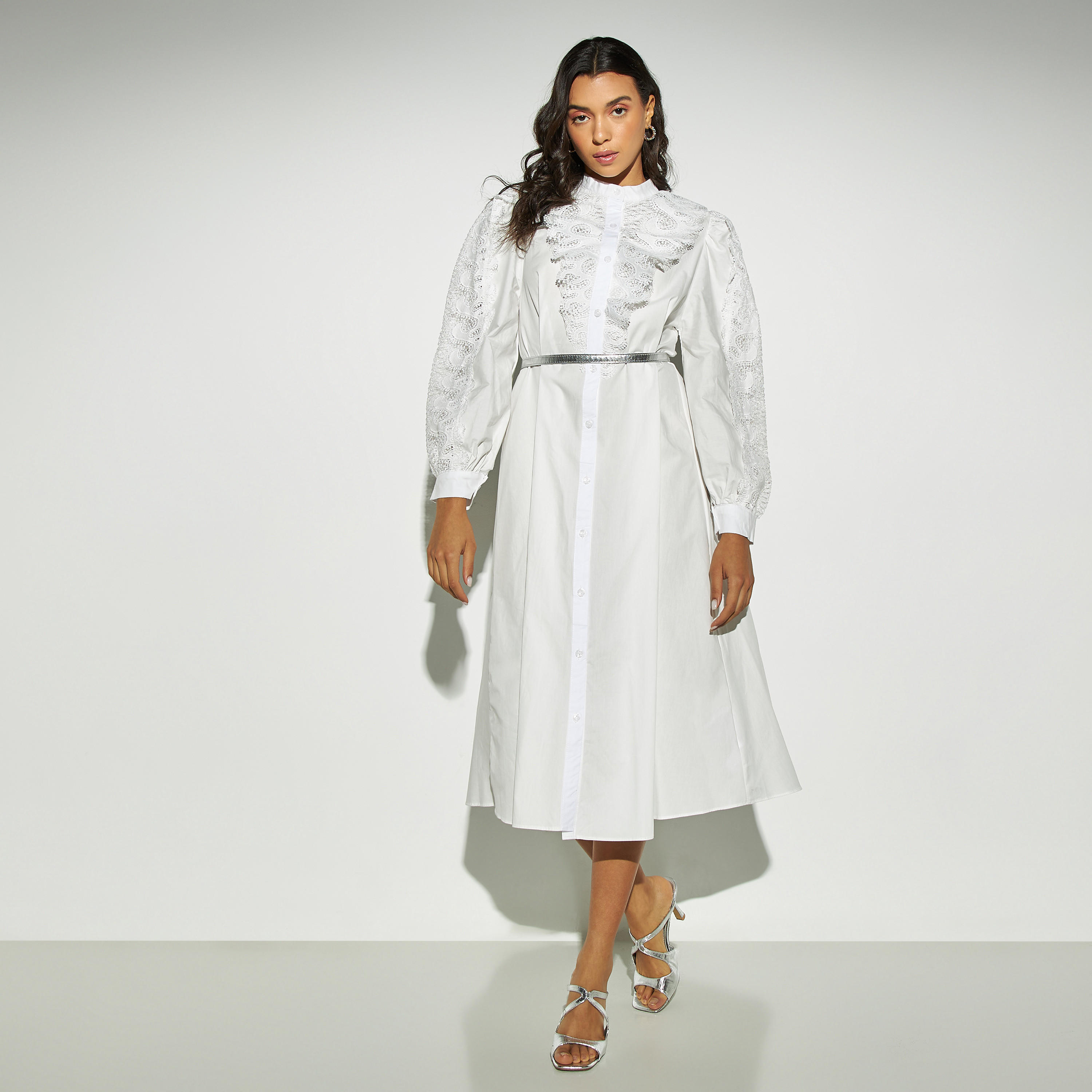 فستان قميص ميدي بأكمام طويلة وتفاصيل دانتيل من توإكستريمز-women-clothing-dresses-image-4