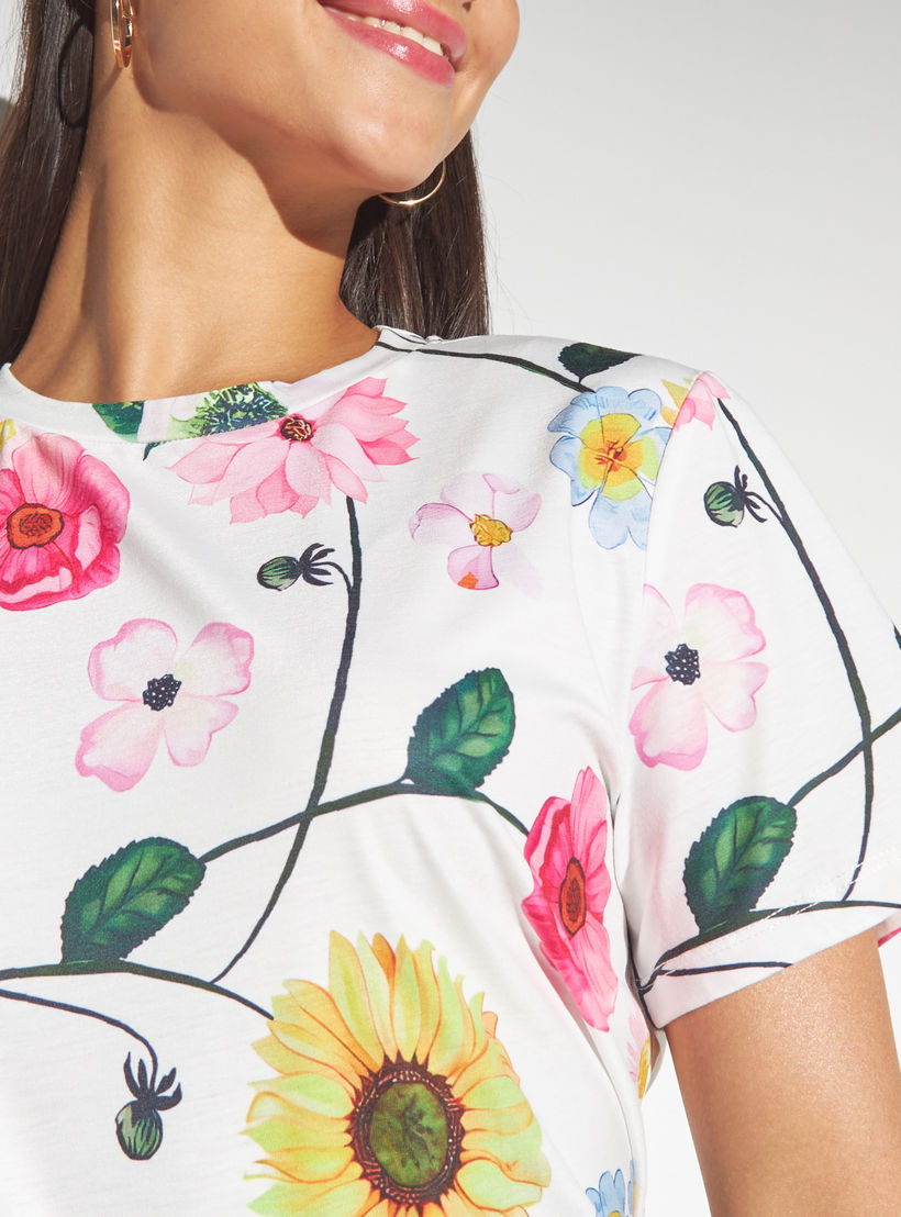 تيشيرت بياقة ضيّقة وأكمام قصيرة وطبعات من تو إكستريمز-women-clothing-tshirts-image-3