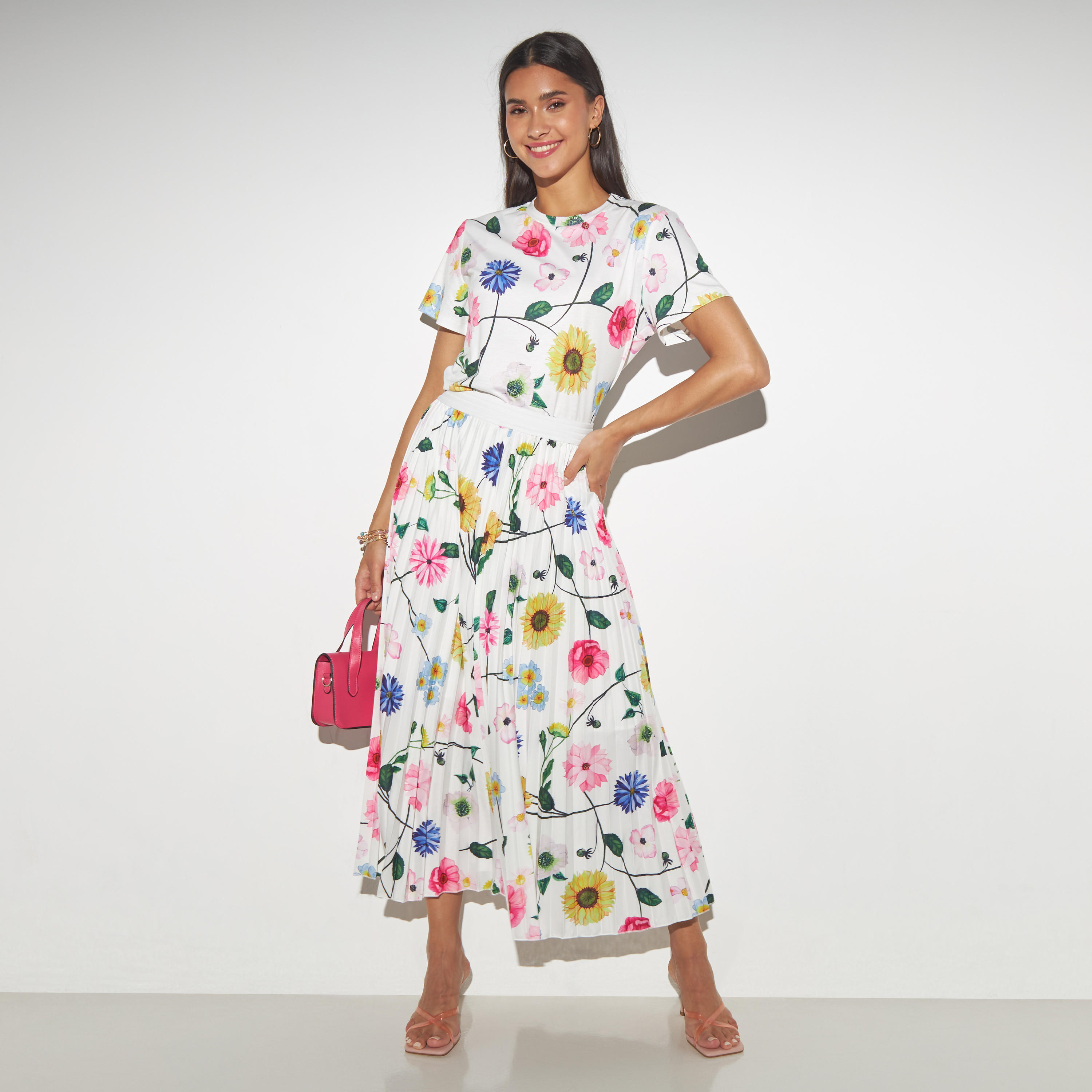تنّورة بكسرات وخصر مطاطي وطبعات أزهار من تو إكستريمز-women-clothing-bottoms-skirts-image-2
