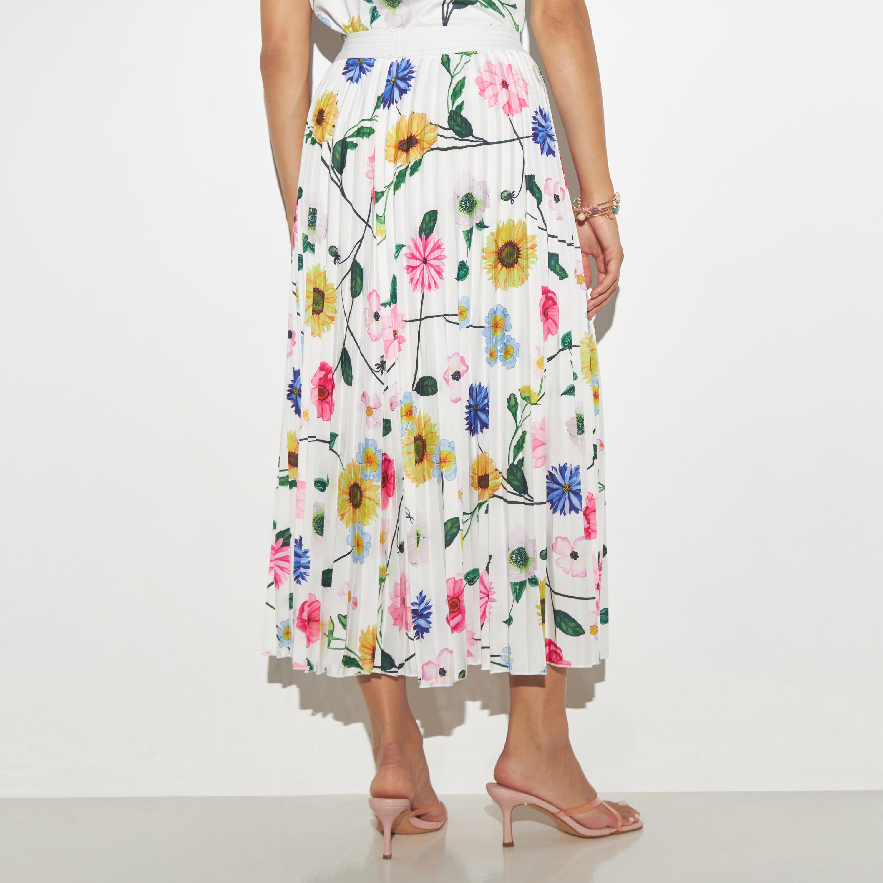 تنّورة بكسرات وخصر مطاطي وطبعات أزهار من تو إكستريمز-women-clothing-bottoms-skirts-image-4