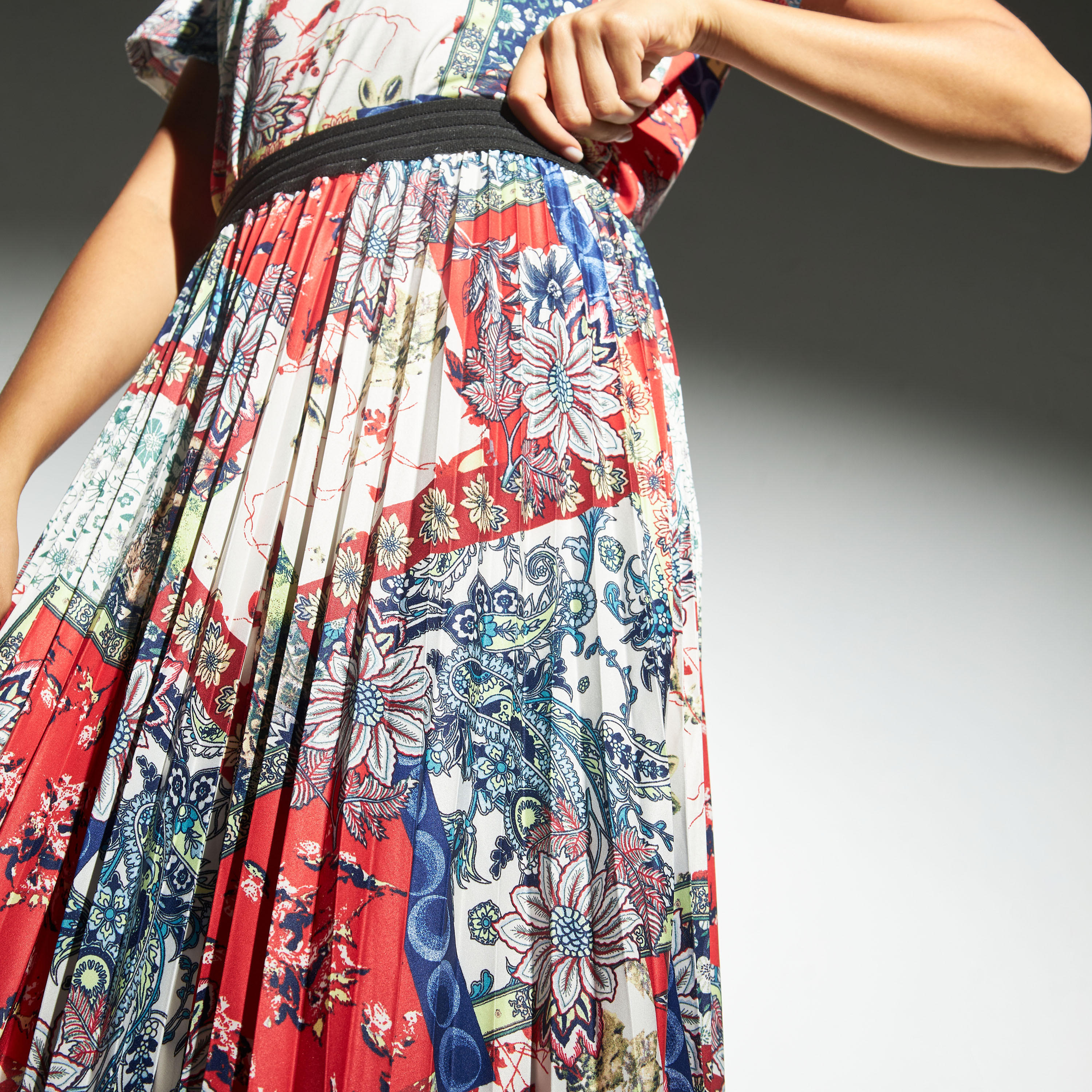 تنورة بخصر مطاطي وطبعات من تو إكستريمز-women-clothing-bottoms-skirts-image-4