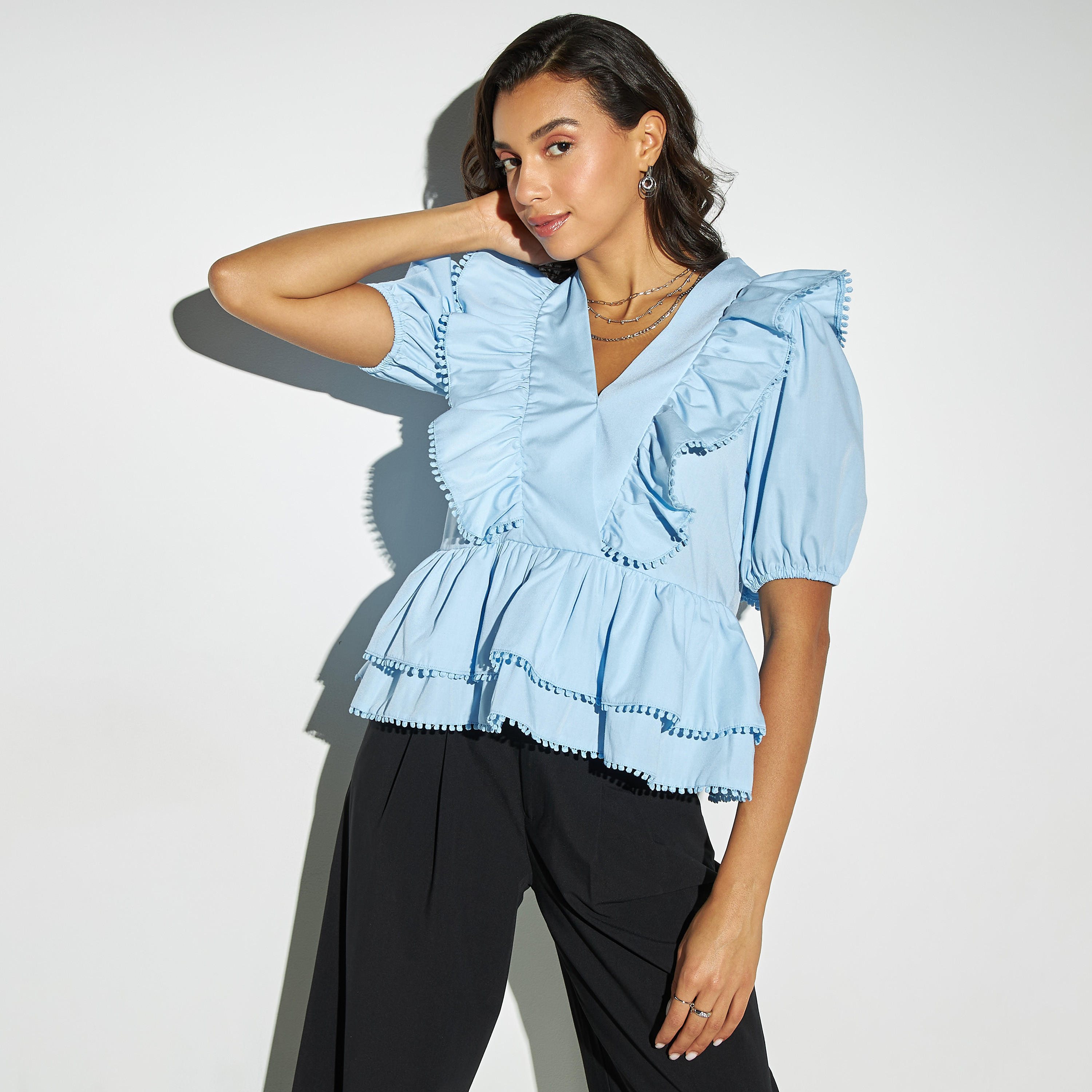 بلوزة بياقة V بكشكش ودانتيل من تو إكستريمز-women-clothing-shirtsandblouses-blouses-image-1