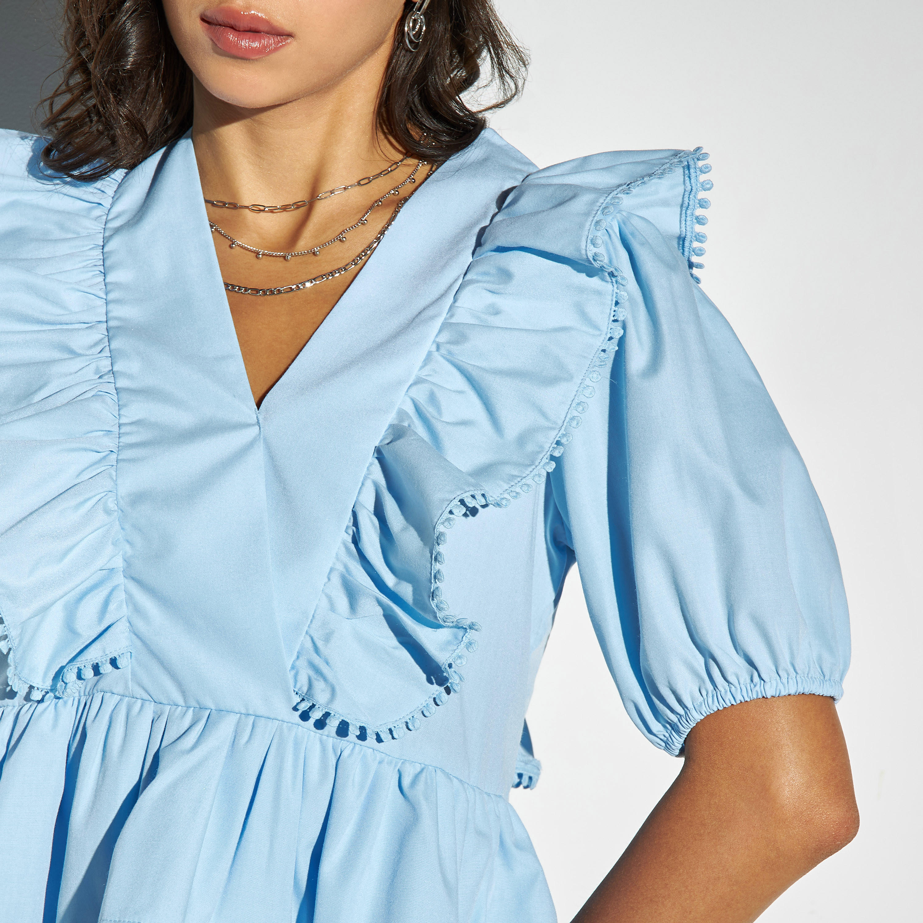 بلوزة بياقة V بكشكش ودانتيل من تو إكستريمز-women-clothing-shirtsandblouses-blouses-image-4