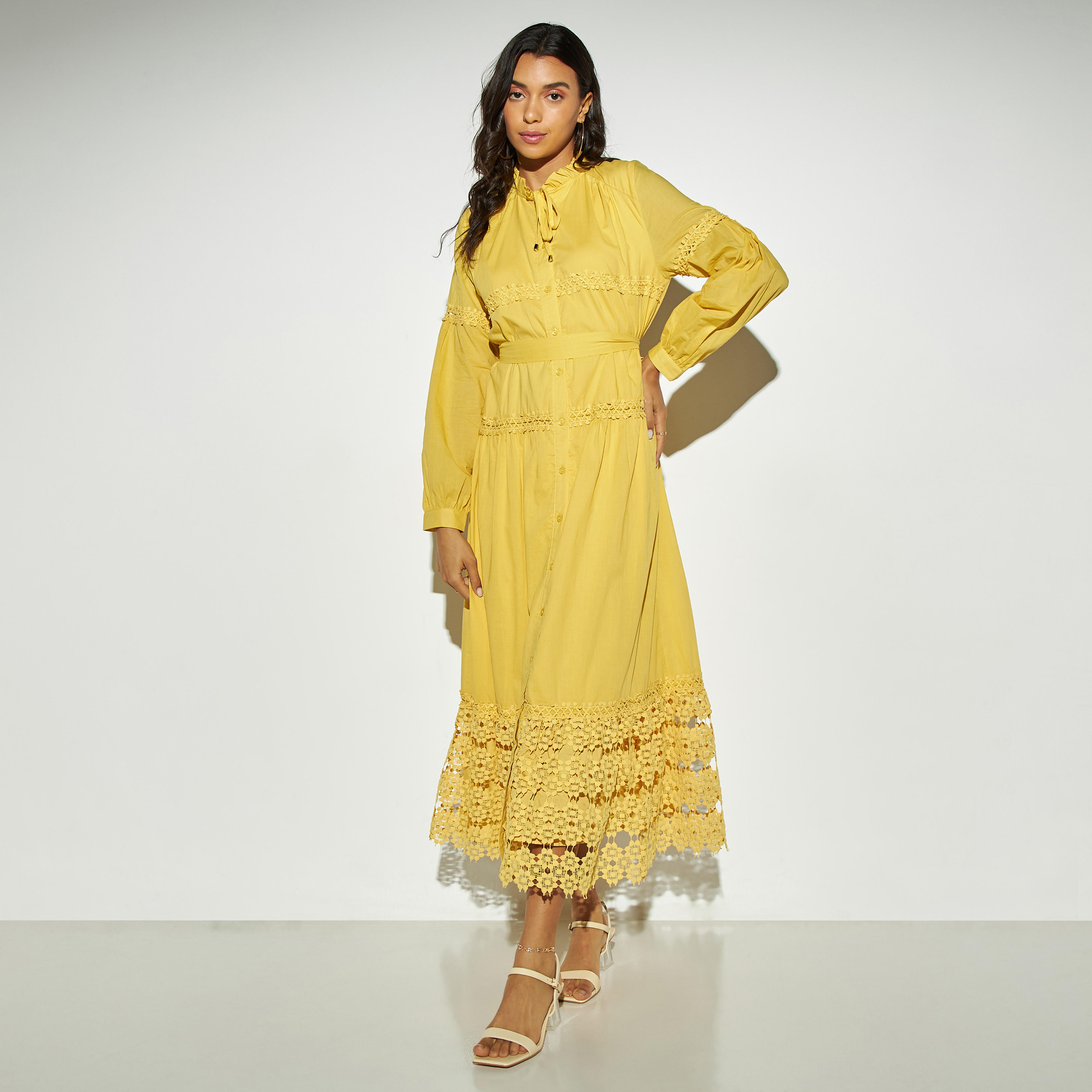 فستان دانتيل بأزرار وحزام ربط من تو إكستريمز-women-clothing-dresses-image-1