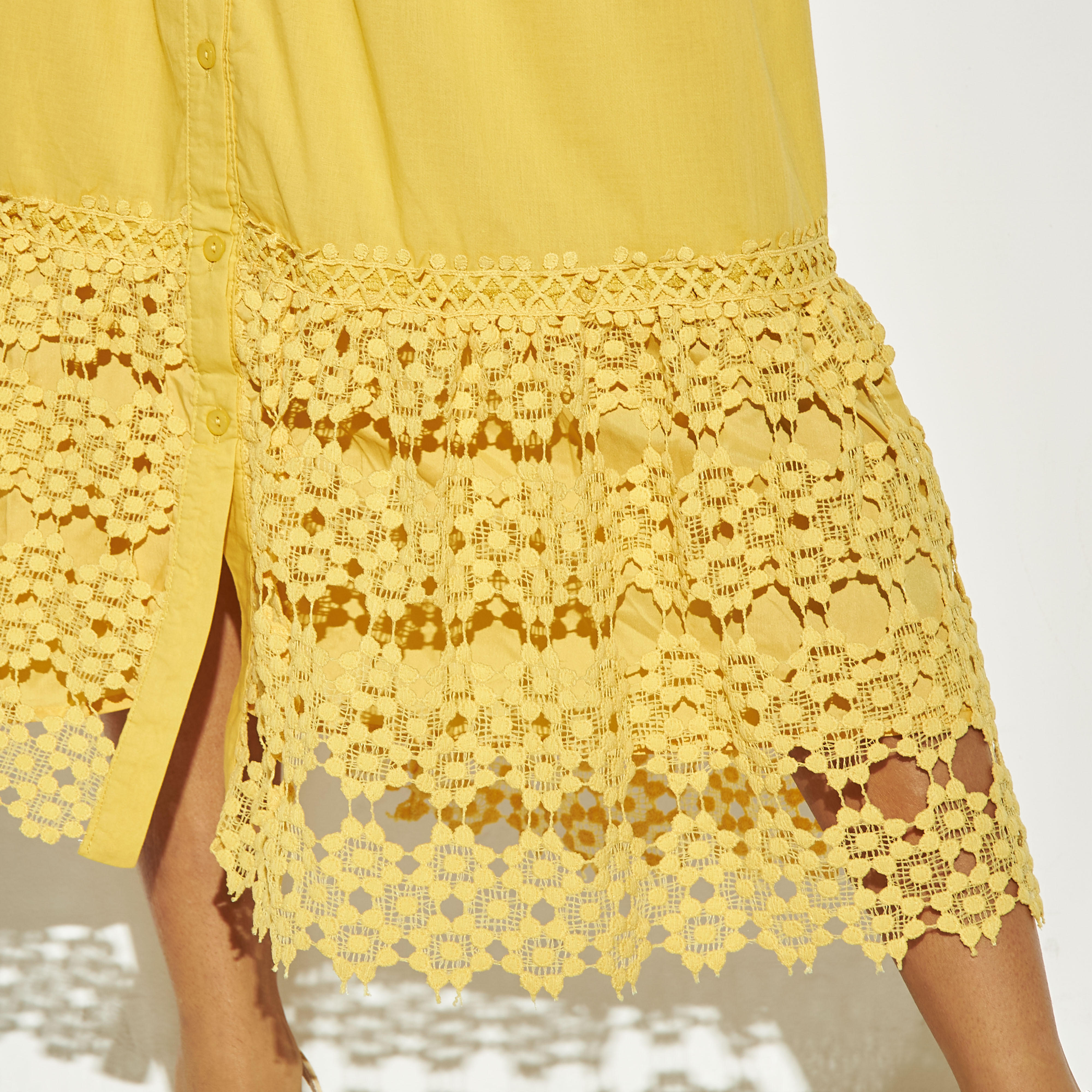 فستان دانتيل بأزرار وحزام ربط من تو إكستريمز-women-clothing-dresses-image-5
