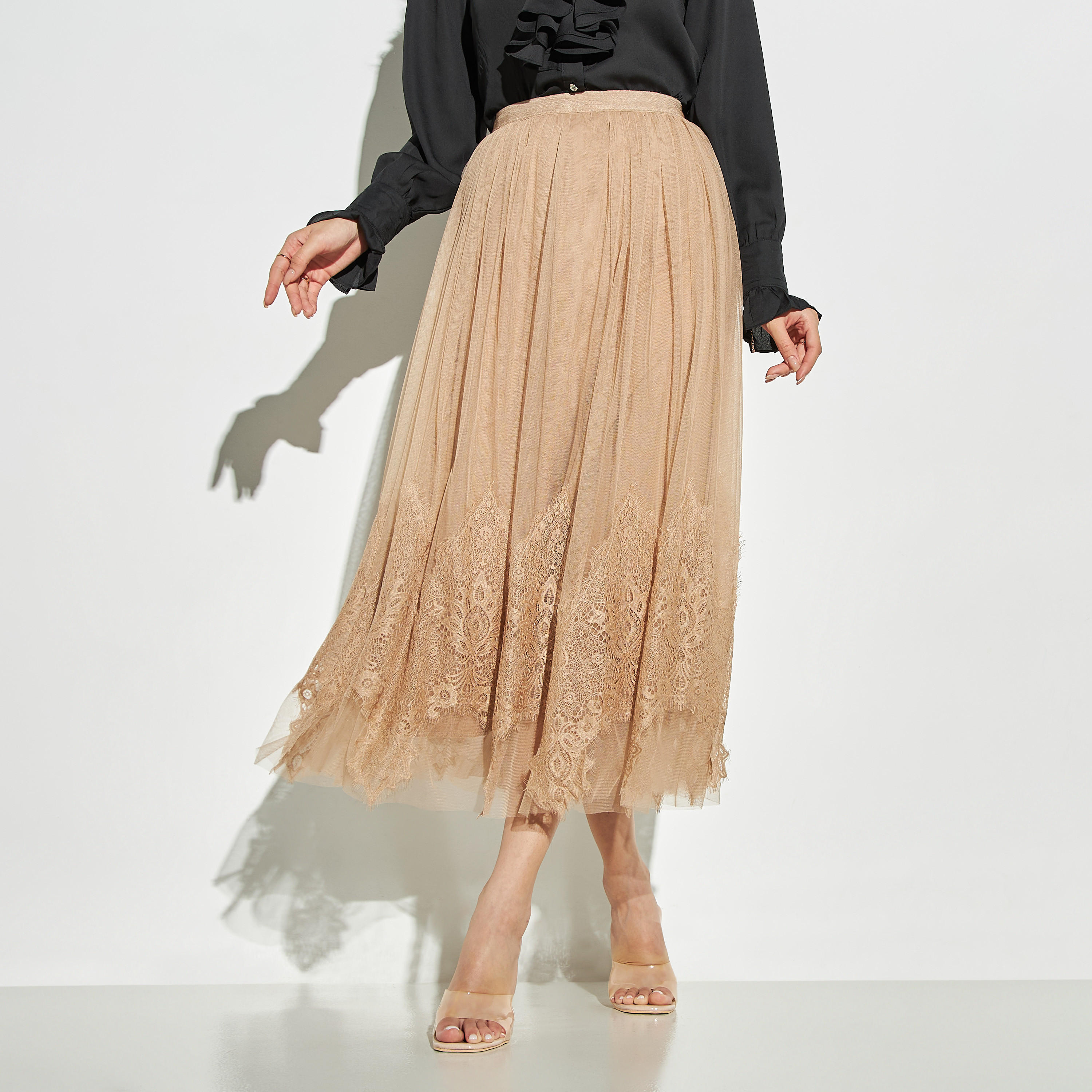 تنورة ميدي بتفاصيل دانتيل وخصر مطاطي من تو إكستريمز-women-clothing-bottoms-skirts-image-1