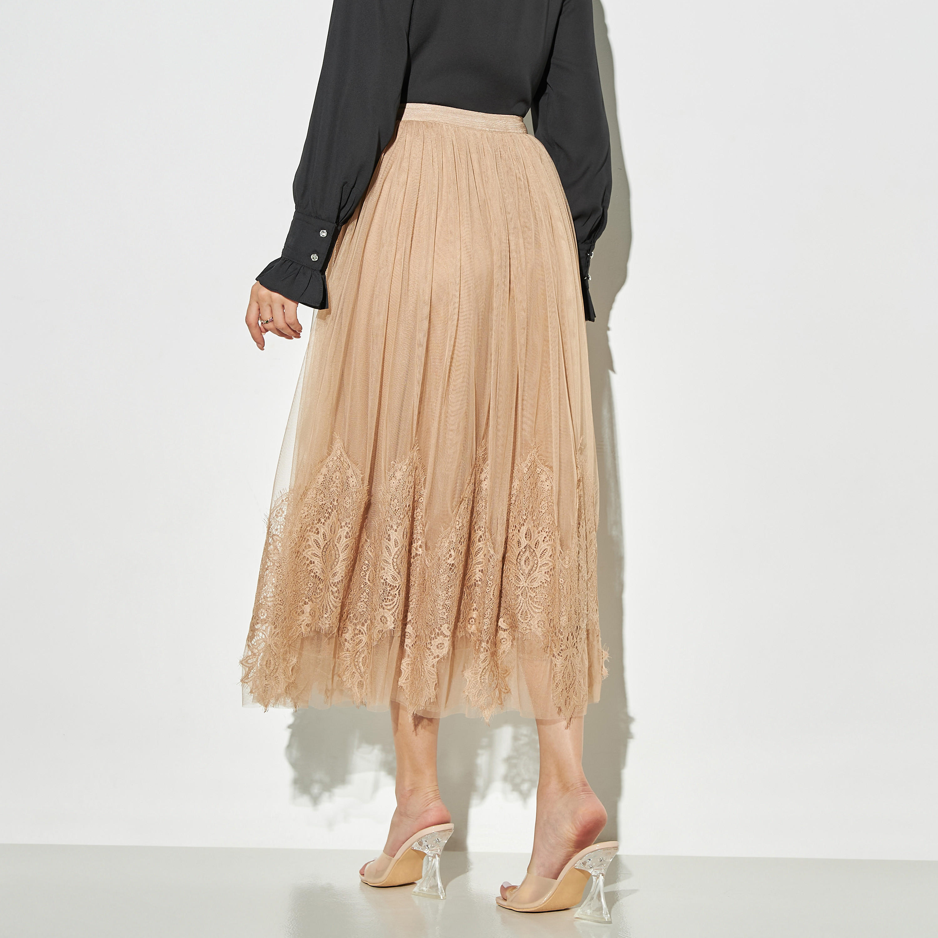 تنورة ميدي بتفاصيل دانتيل وخصر مطاطي من تو إكستريمز-women-clothing-bottoms-skirts-image-3