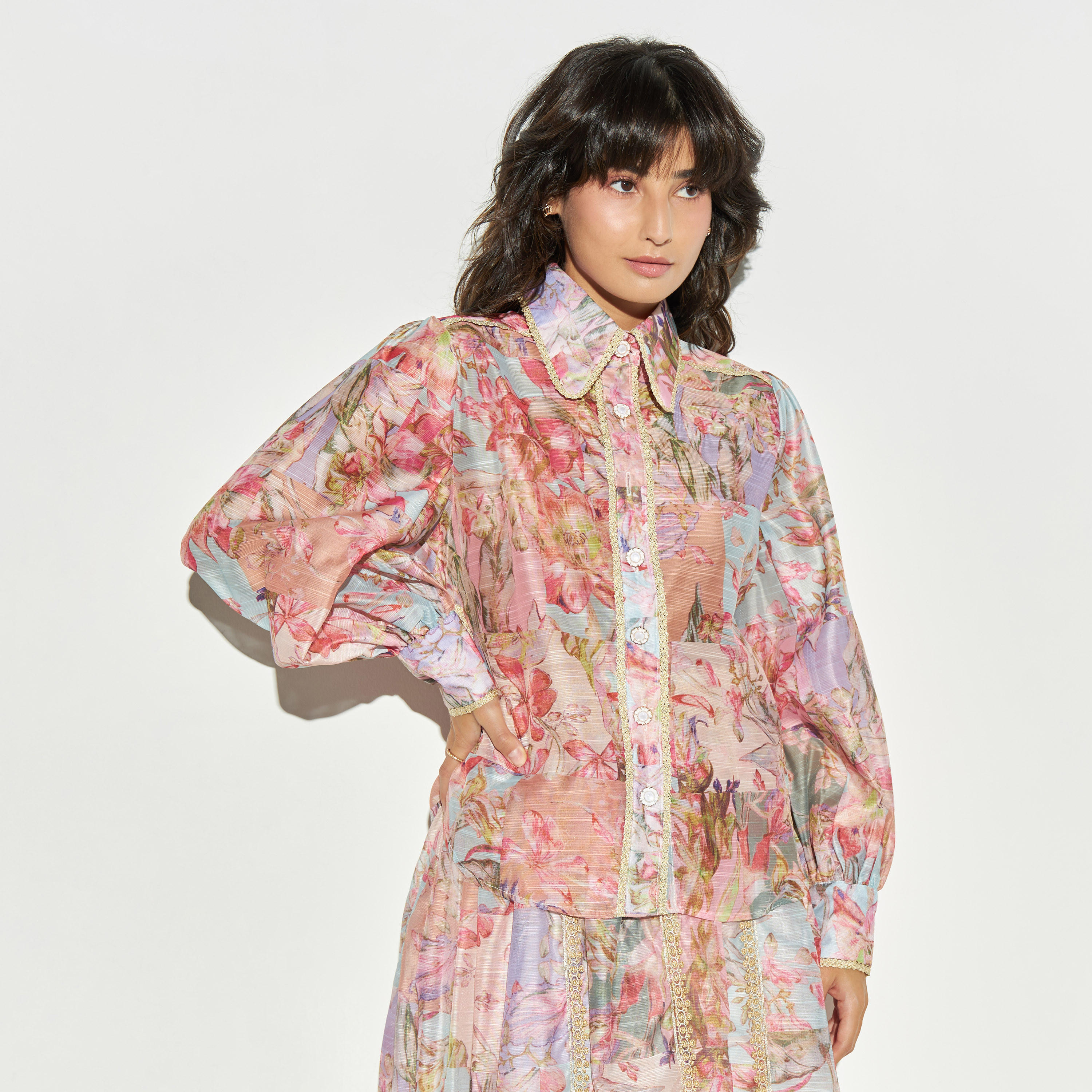 قميص بأكمام طويلة ودانتيل وطبعات أزهار من تو إكستريمز-women-clothing-shirtsandblouses-shirts-image-1