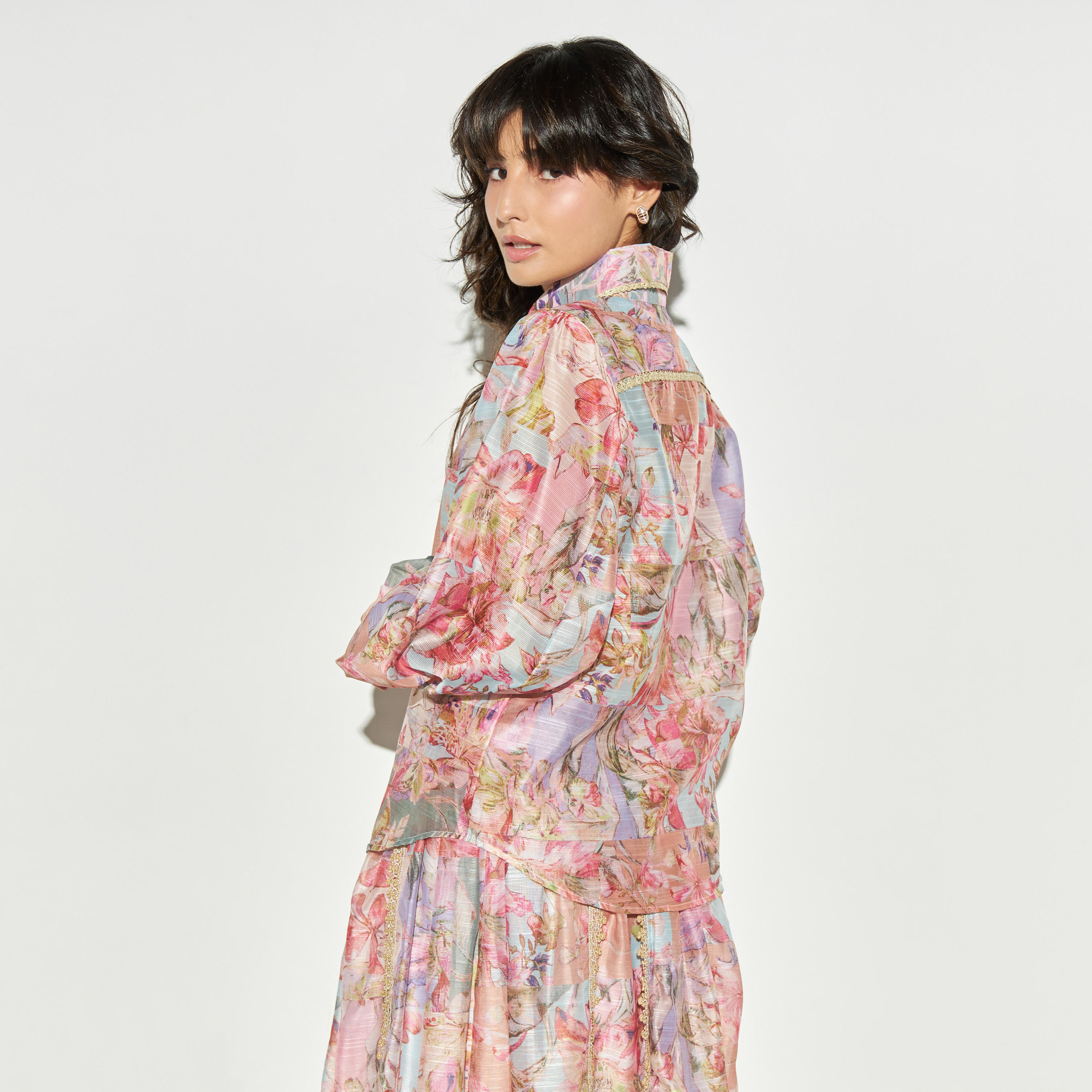 قميص بأكمام طويلة ودانتيل وطبعات أزهار من تو إكستريمز-women-clothing-shirtsandblouses-shirts-image-3